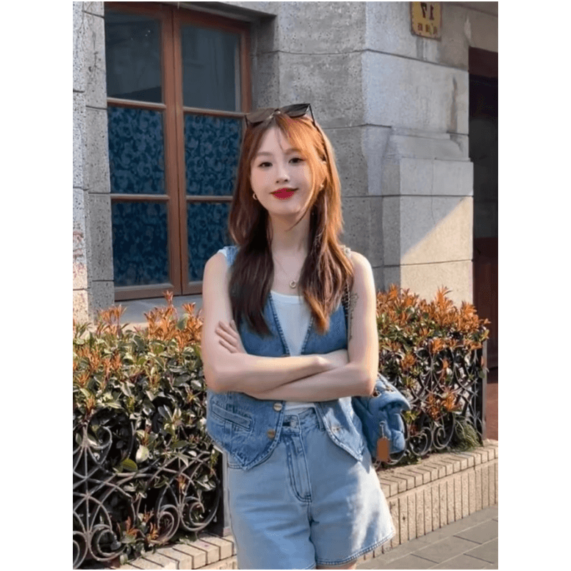 2026 가을 새로운 워싱 블루 캐주얼 외부 가져 가라. 데님 베스트 재킷 여성 짧은 Chic 조끼 어깨 재킷 이미지 3