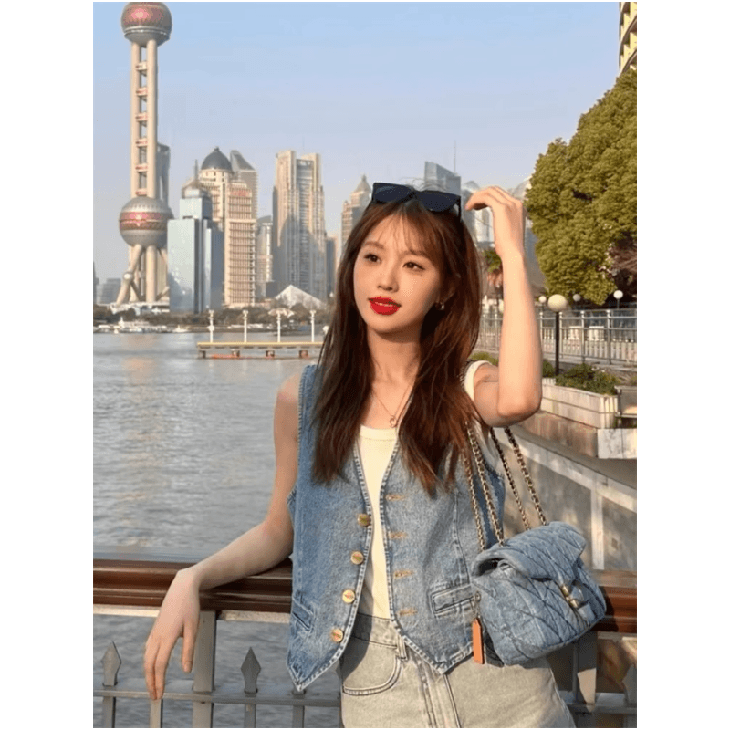 2026 가을 새로운 워싱 블루 캐주얼 외부 가져 가라. 데님 베스트 재킷 여성 짧은 Chic 조끼 어깨 재킷 이미지 2