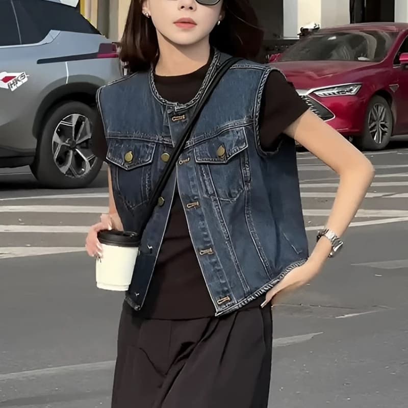 2026 새로운 가을 레트로 파란색 쇼트 스타일 민소매 조끼 데님 재킷 루즈핏 작은 키 스택 착용 맨위 여성 이미지 2