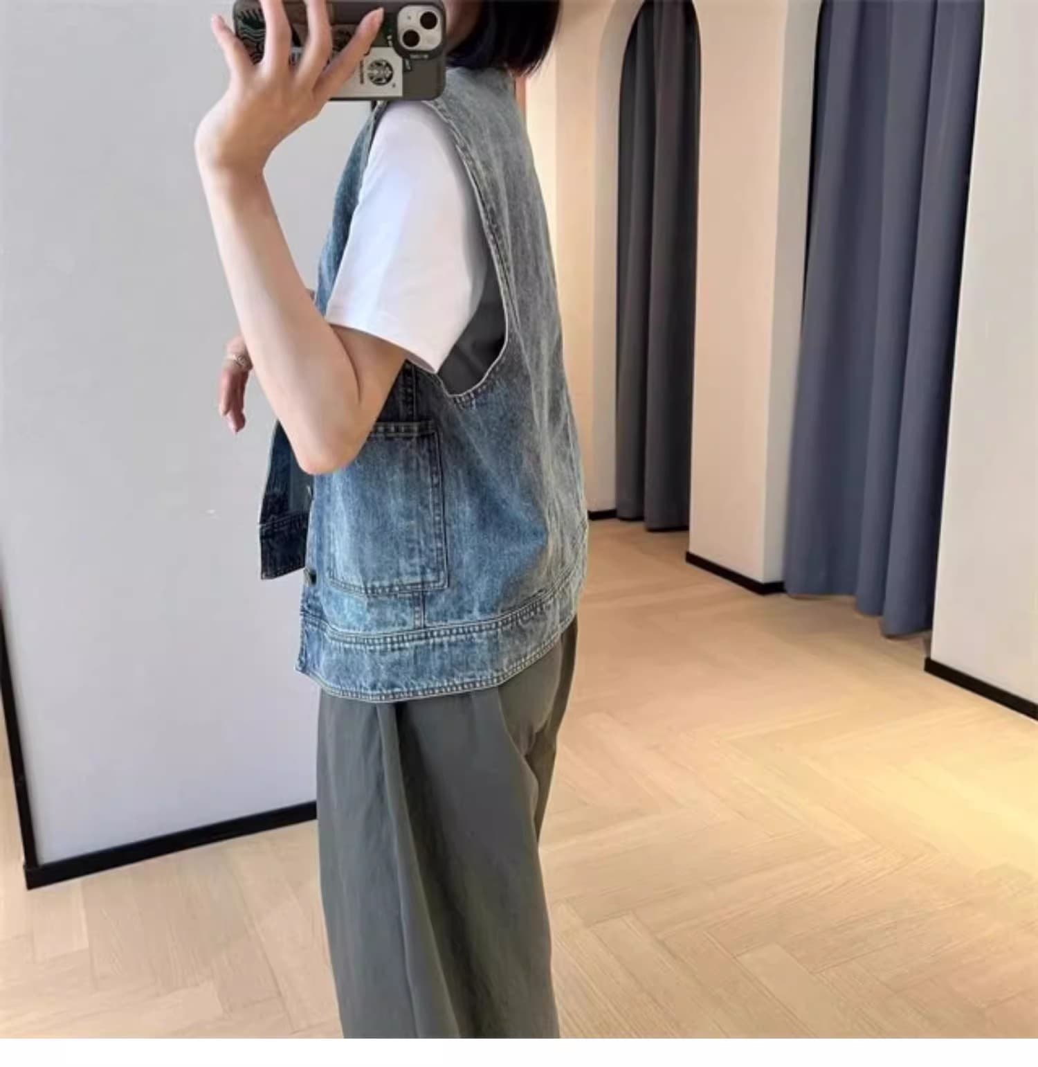 2026 가을 새로운 레트로 라운드 넥 미니멀리즘 품격 슬림해 보이는 베스트 재킷 민소매 어깨 다용도 맨위 여성 상세 이미지 9