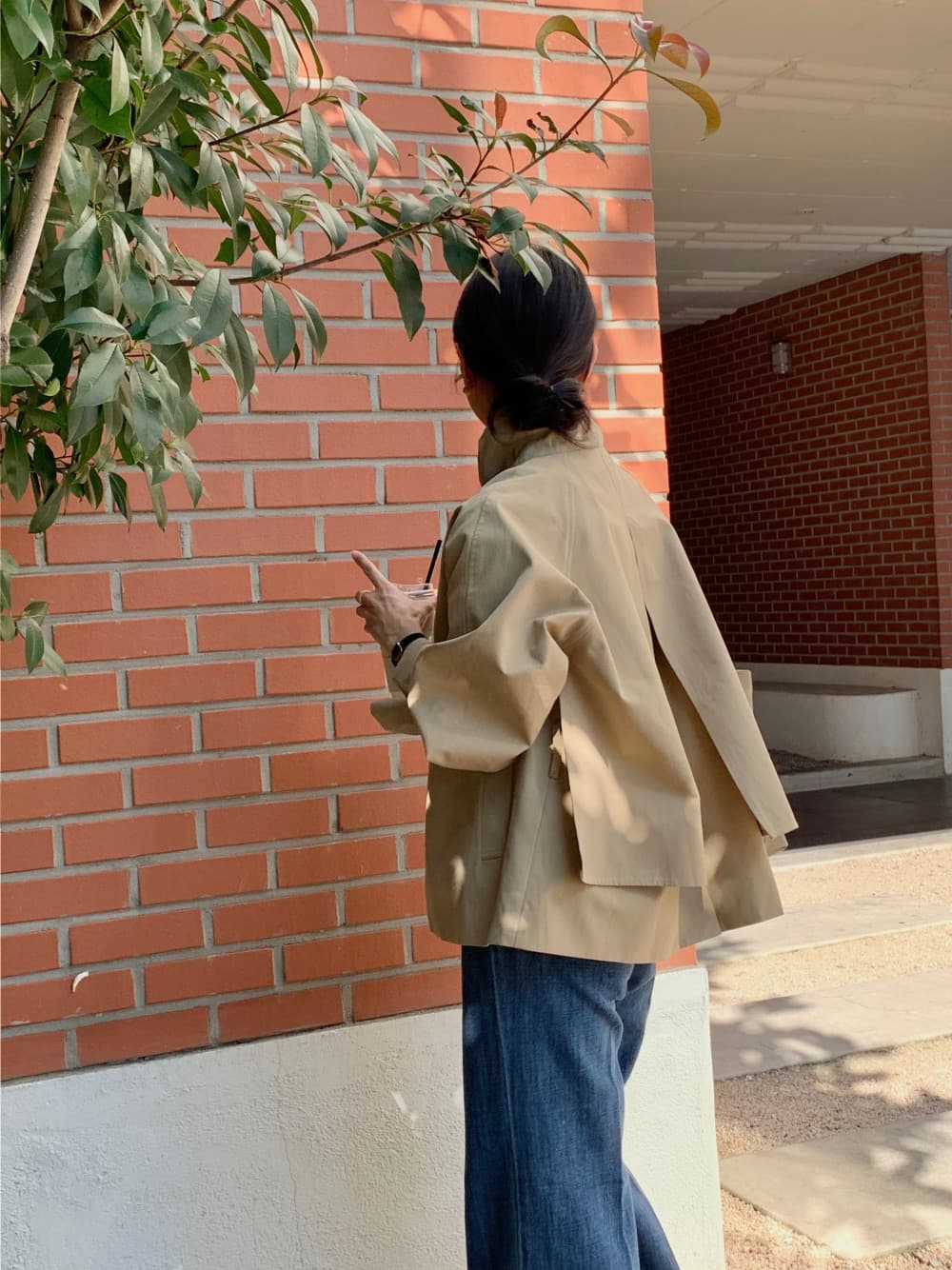 한국 동대문 작은 대중 디자인 센스 불규칙 이후 단추 쇼트 스타일 바람막이 여성 코트 상세 이미지 15