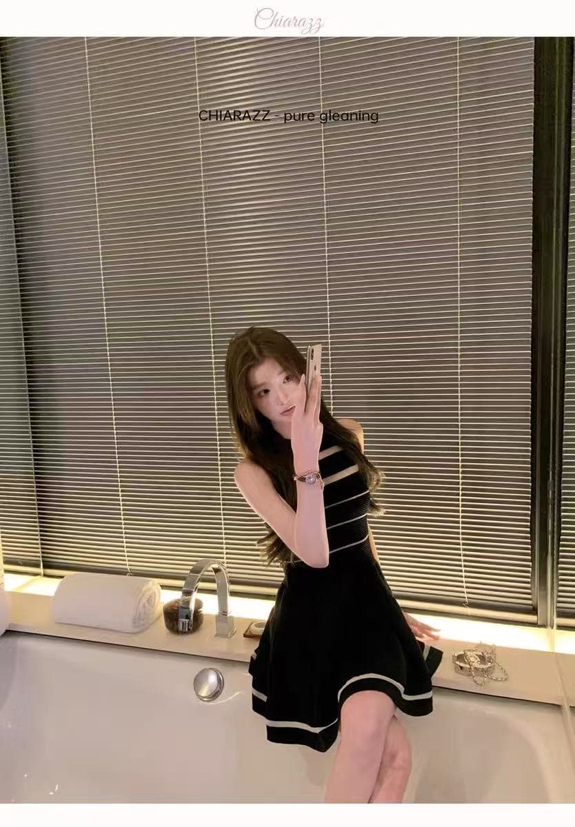 수영장 자오 짜오 26ss 원 영어 유럽 니켈 장 원 영어 같은 단락 원사 수평 줄무늬 니트 둘 색상 민소매 드레스 상세 이미지 3