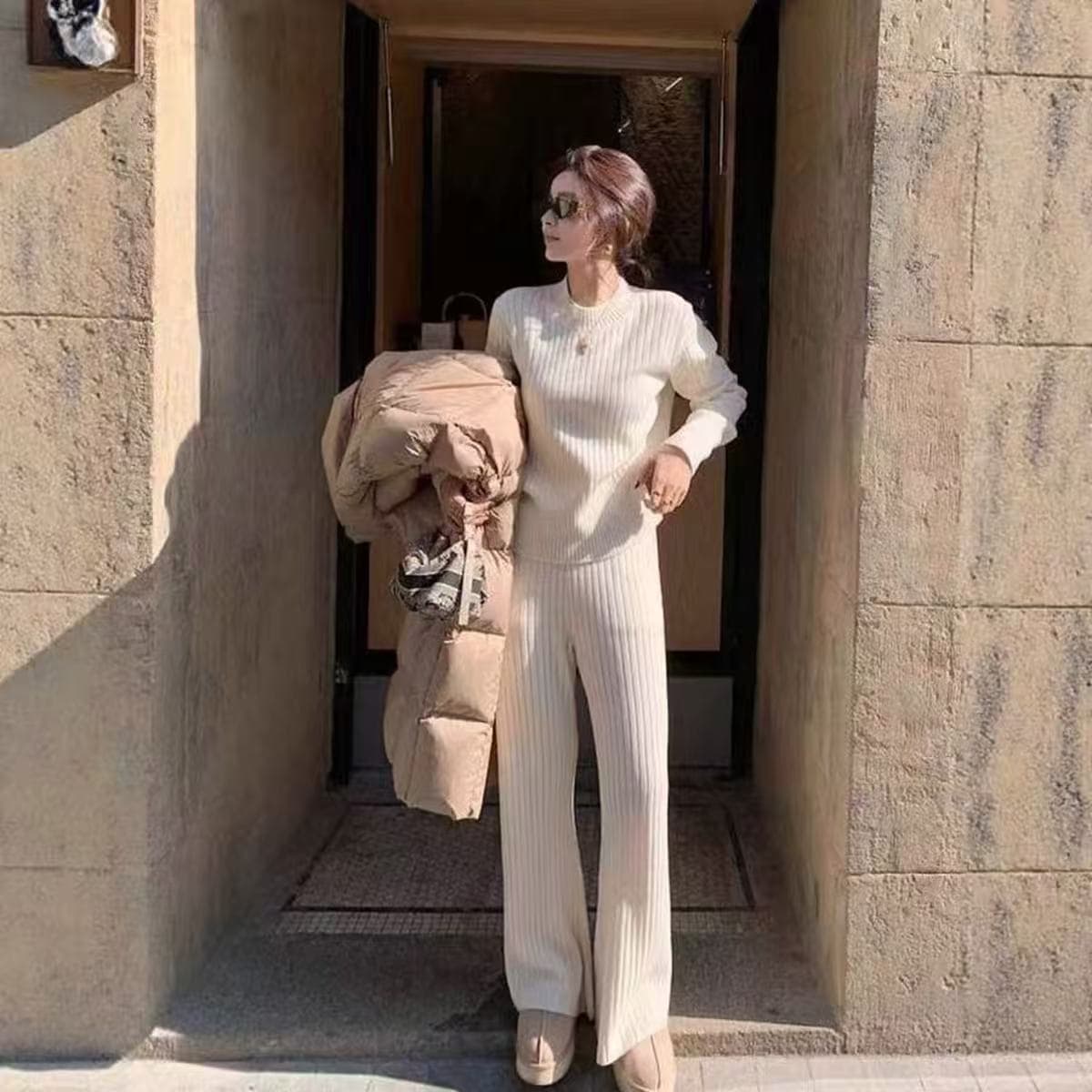 느긋한 오래된 돈 chic 100 취 엔 양모 라운드 넥 거친 구덩이 기사 스웨터 모직물 부츠컷 바지 이미지 3