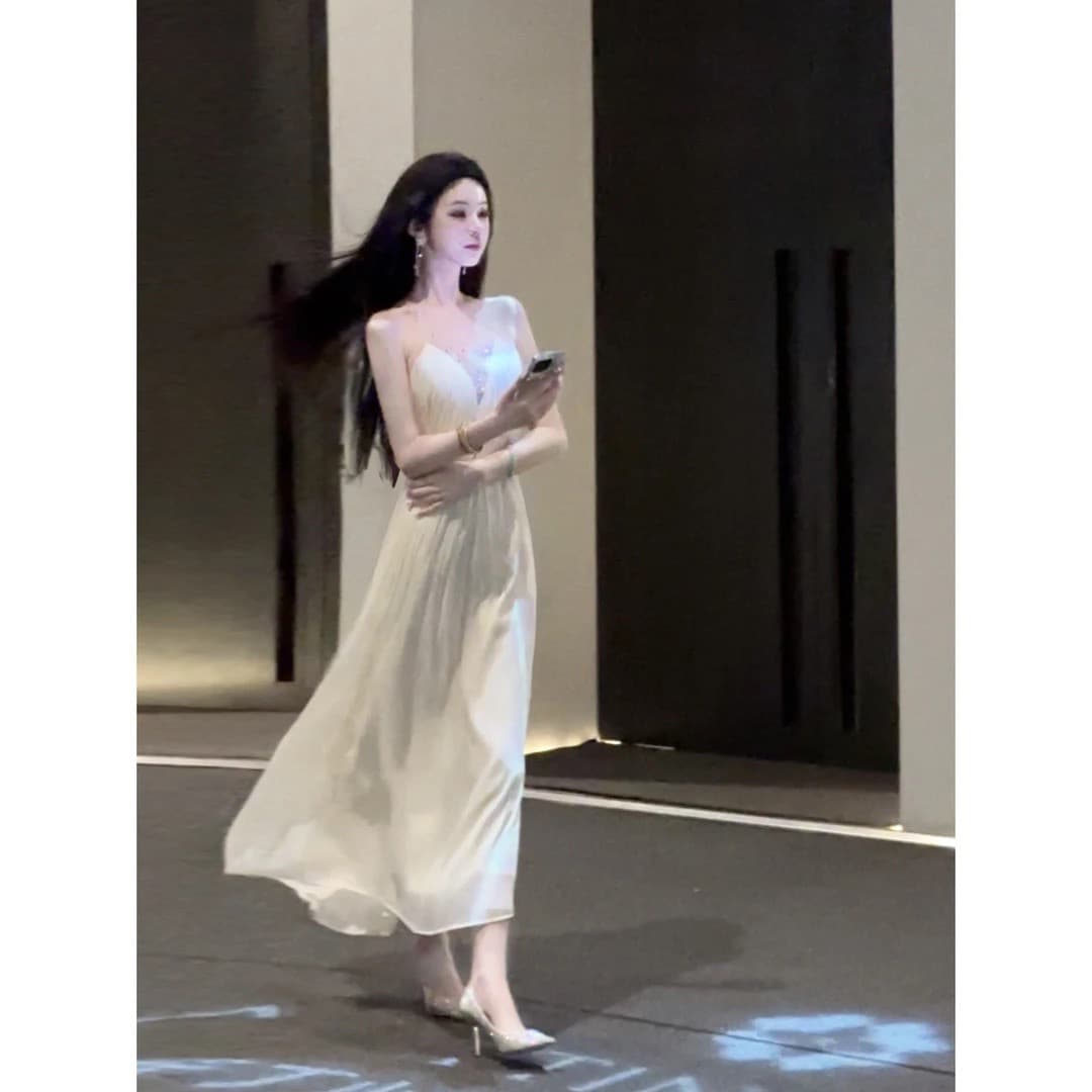 우아한 조 맞춤 애인 눈물 핫픽스 망사 패치워크 광택 주름 드레스 이미지 3