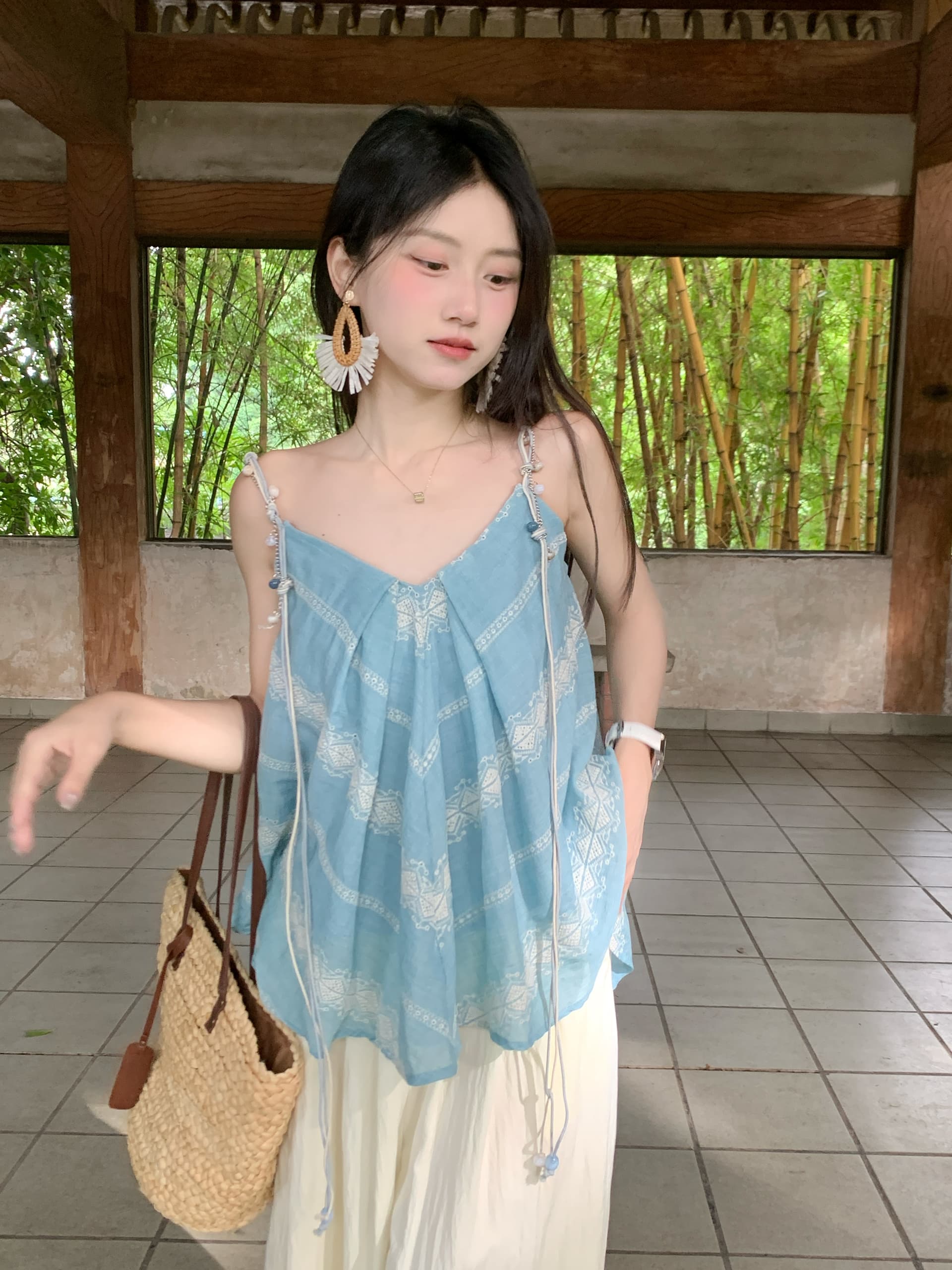 실사 정가 파란색 스트라이프 캐미솔 디자인 센스 슬림해 보이는 작은 셔츠 여성 상세 이미지 9