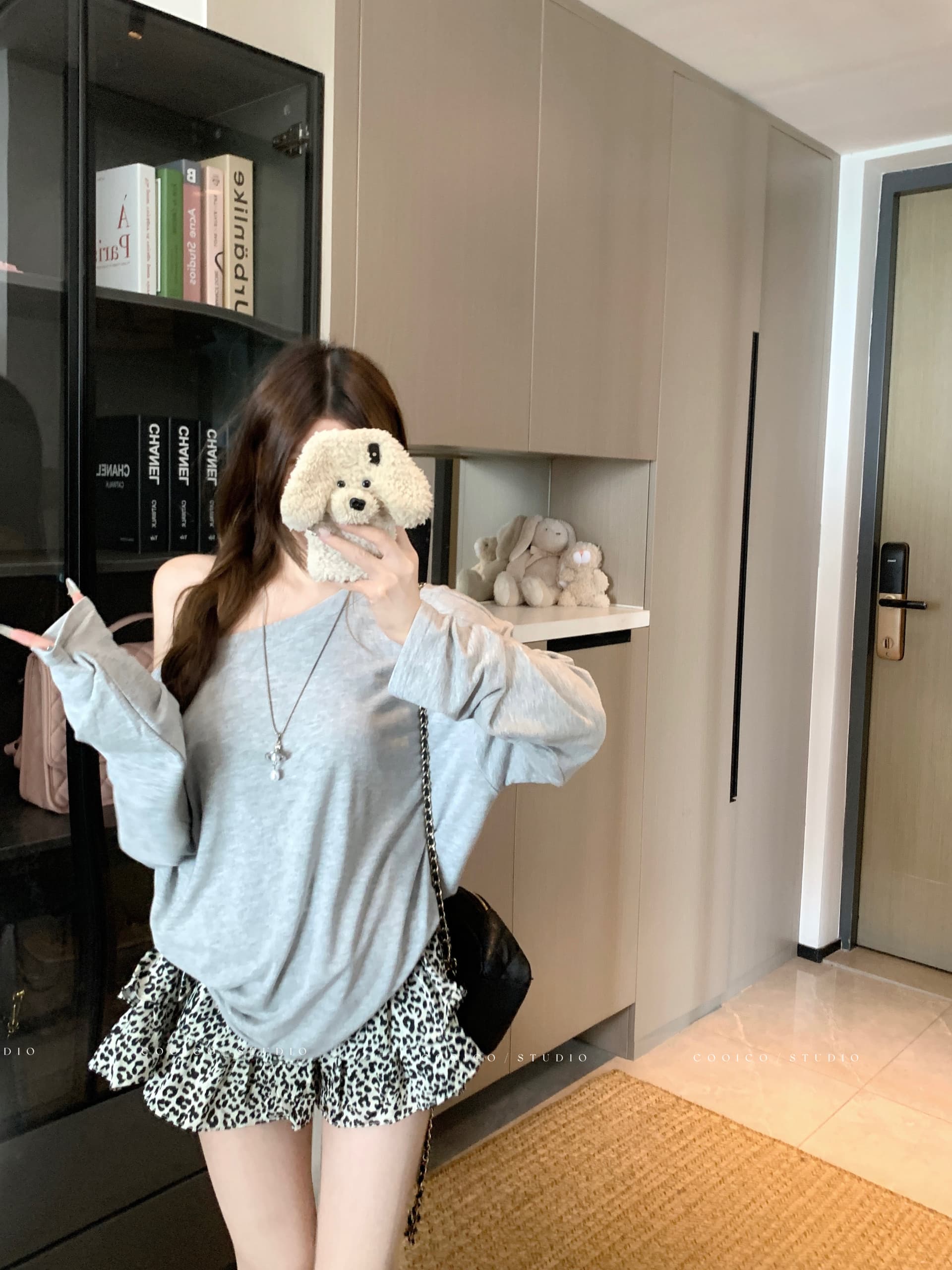 실사 이른 가을 새로운 긴팔 루즈핏 백리스 티셔츠 레오파드 무늬 반신 미니 스커트 패션 투피스 세트 세트 상세 이미지 6