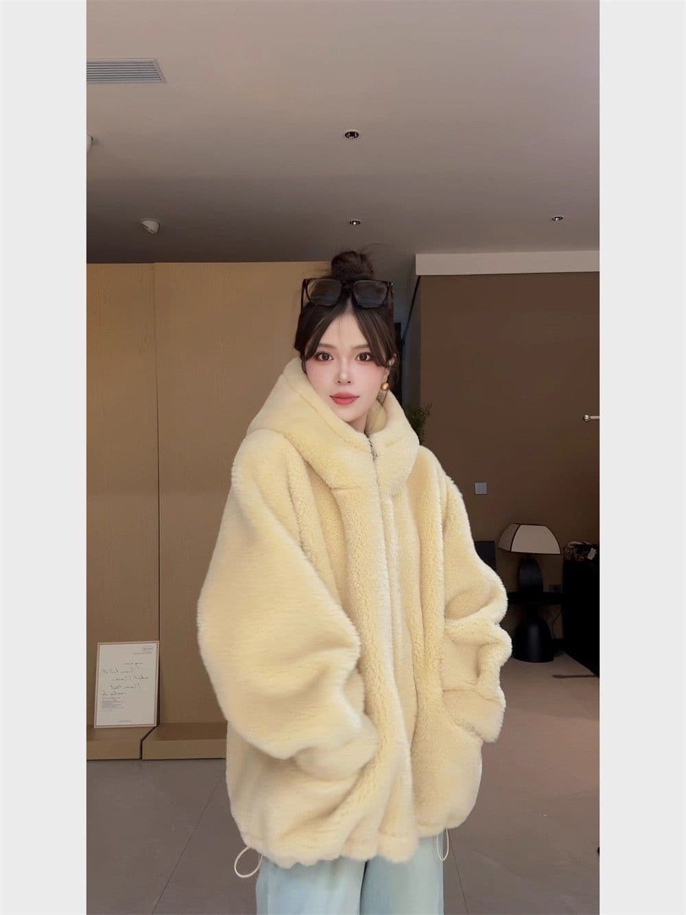 가을 겨울 소녀 두꺼운 쇼트 스타일 후드 스웨이드 원단 양털 모조 가죽 털 하나 환경 보호 모피 재킷 상세 이미지 6