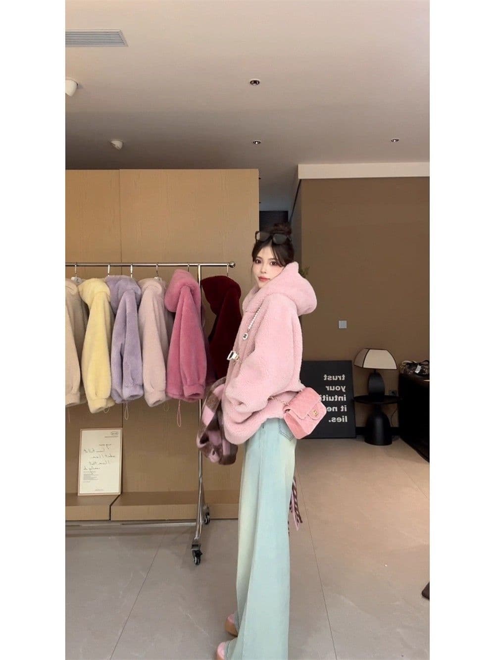 가을 겨울 소녀 두꺼운 쇼트 스타일 후드 스웨이드 원단 양털 모조 가죽 털 하나 환경 보호 모피 재킷 상세 이미지 8