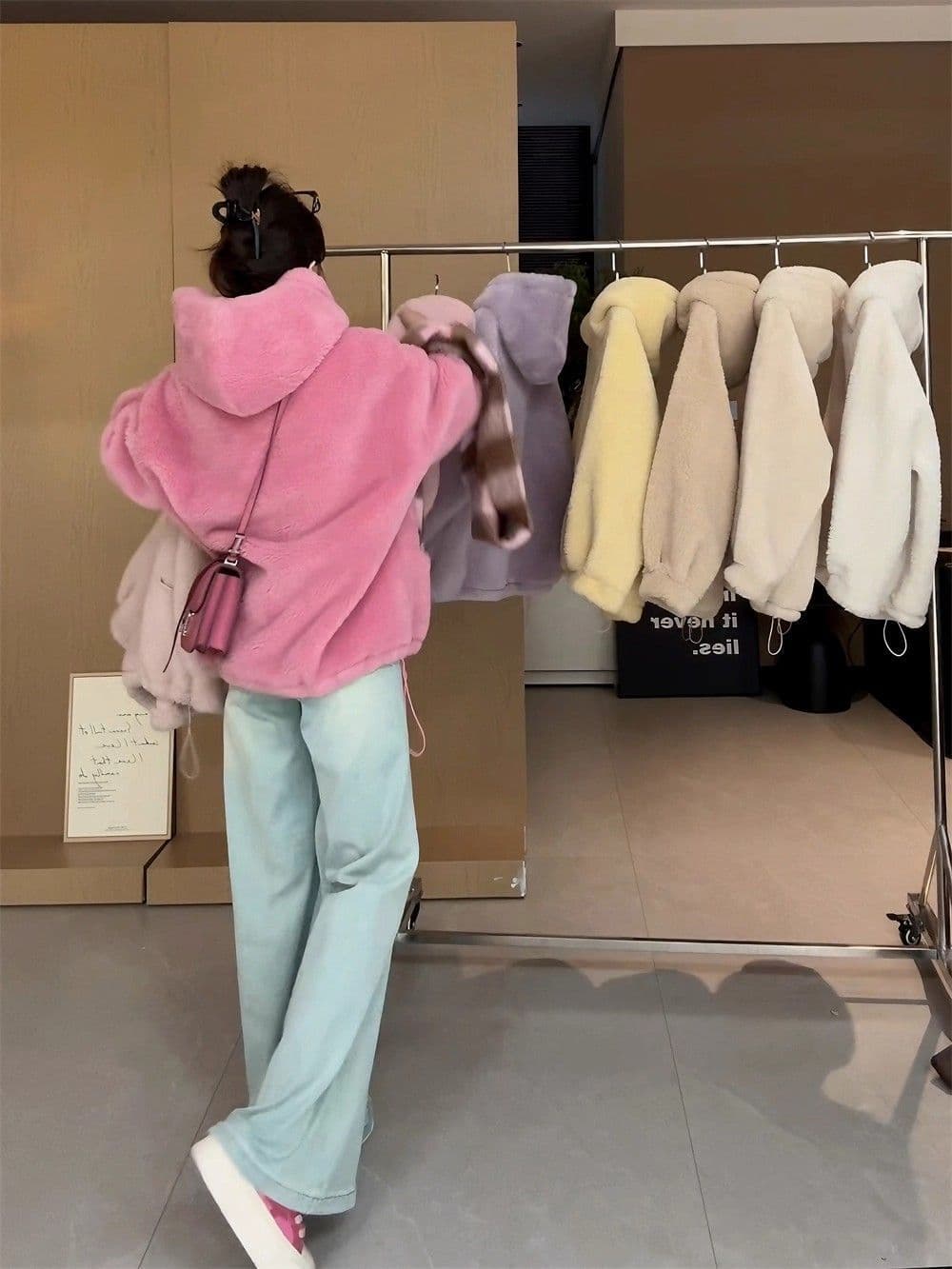 가을 겨울 소녀 두꺼운 쇼트 스타일 후드 스웨이드 원단 양털 모조 가죽 털 하나 환경 보호 모피 재킷 상세 이미지 25