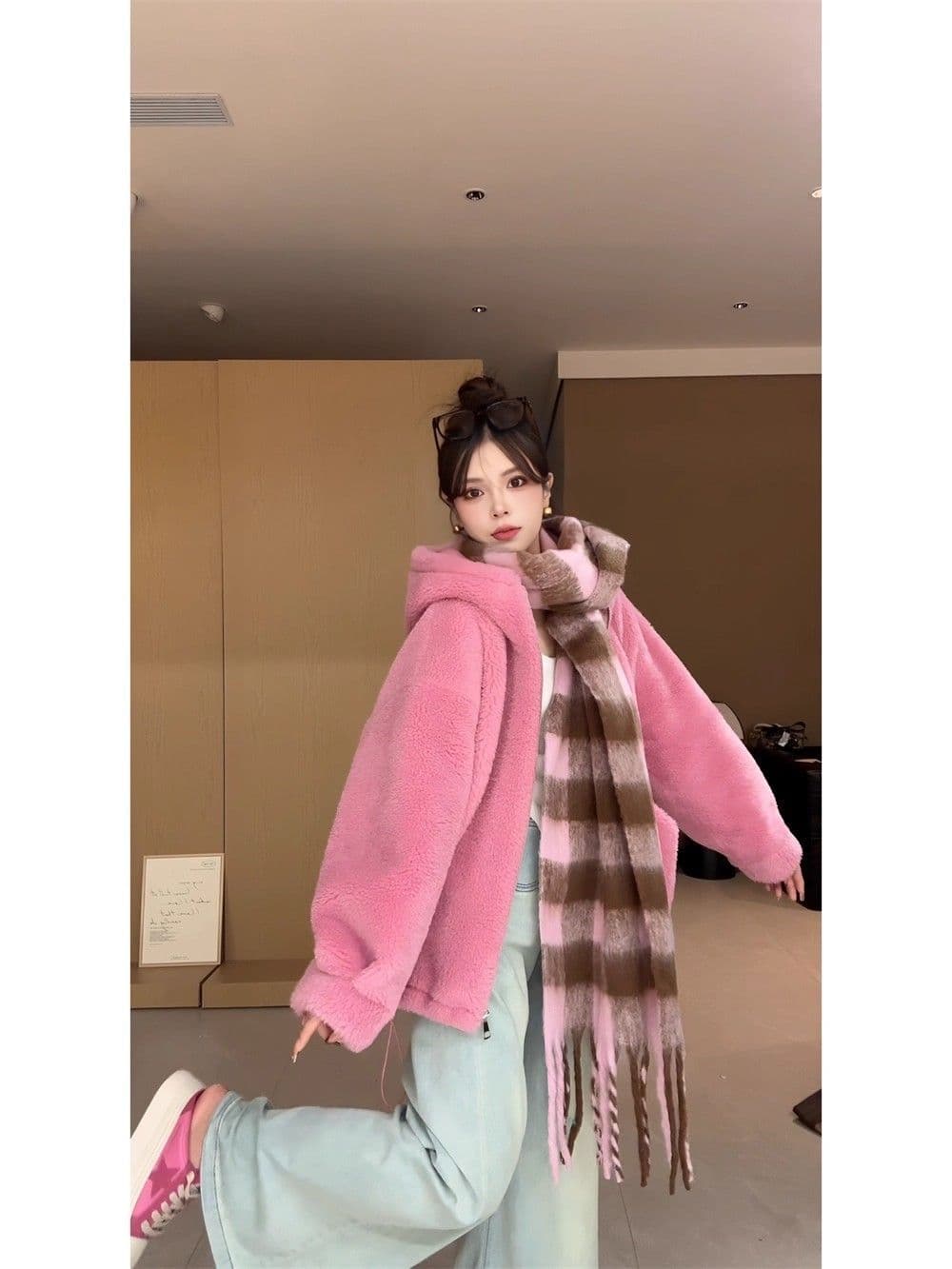 가을 겨울 소녀 두꺼운 쇼트 스타일 후드 스웨이드 원단 양털 모조 가죽 털 하나 환경 보호 모피 재킷 상세 이미지 26