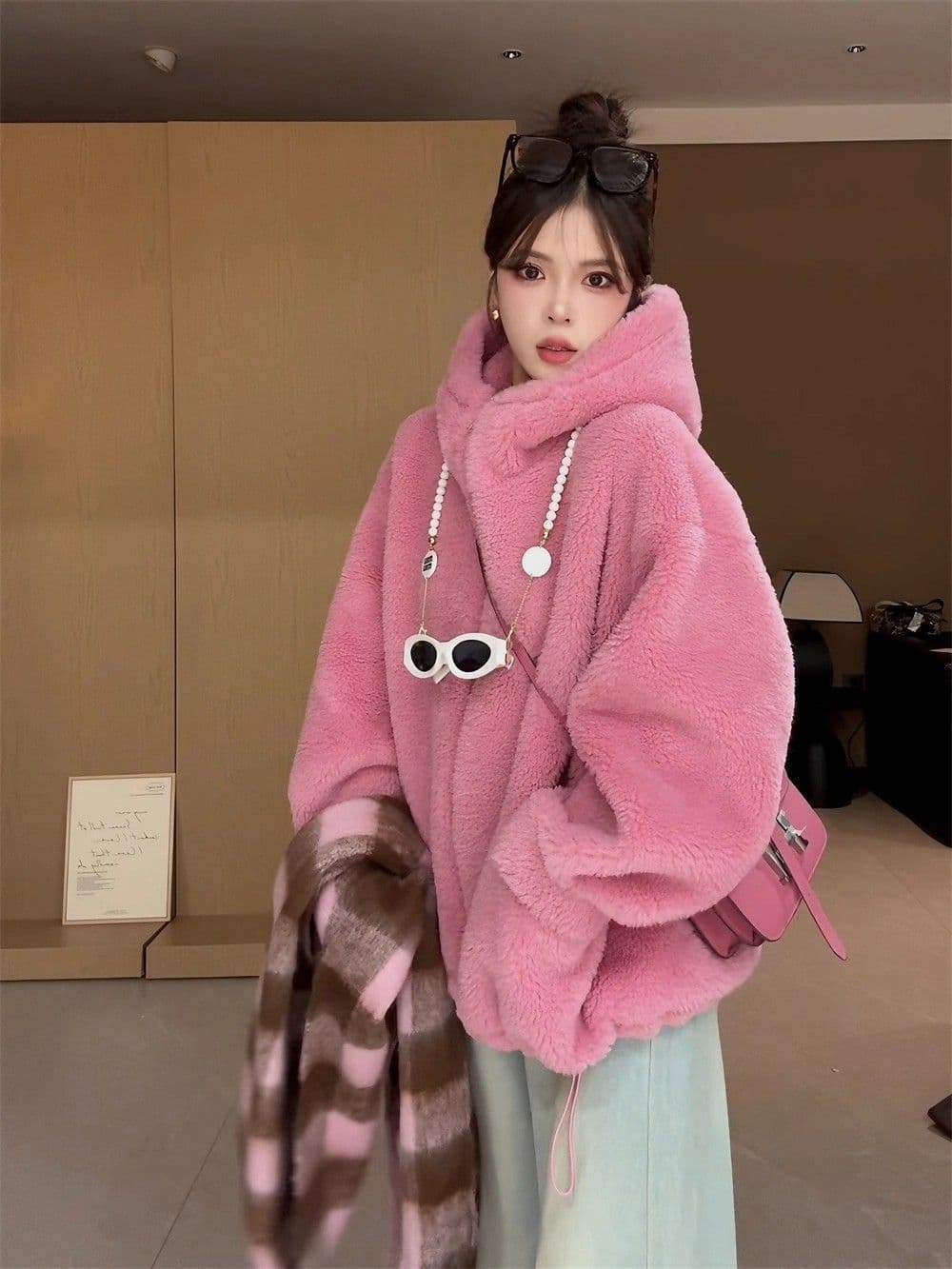 가을 겨울 소녀 두꺼운 쇼트 스타일 후드 스웨이드 원단 양털 모조 가죽 털 하나 환경 보호 모피 재킷 상세 이미지 32