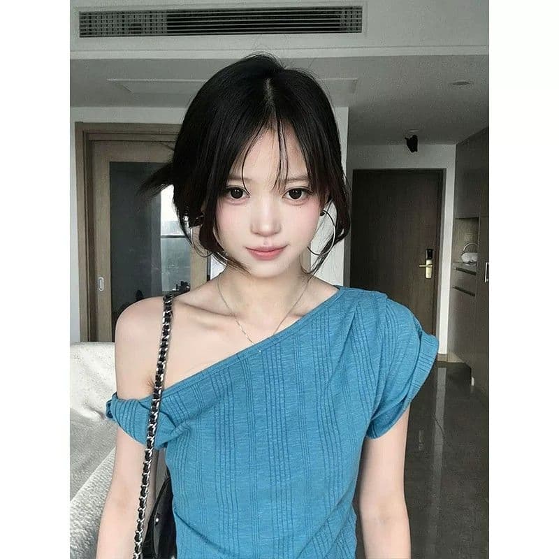 원본 원단 것 레이크 블루 색상 비스듬한 어깨 반팔 티셔츠 여성 2026 여름 한 부서 디자인 센스 루즈핏 오프숄더 이미지 2