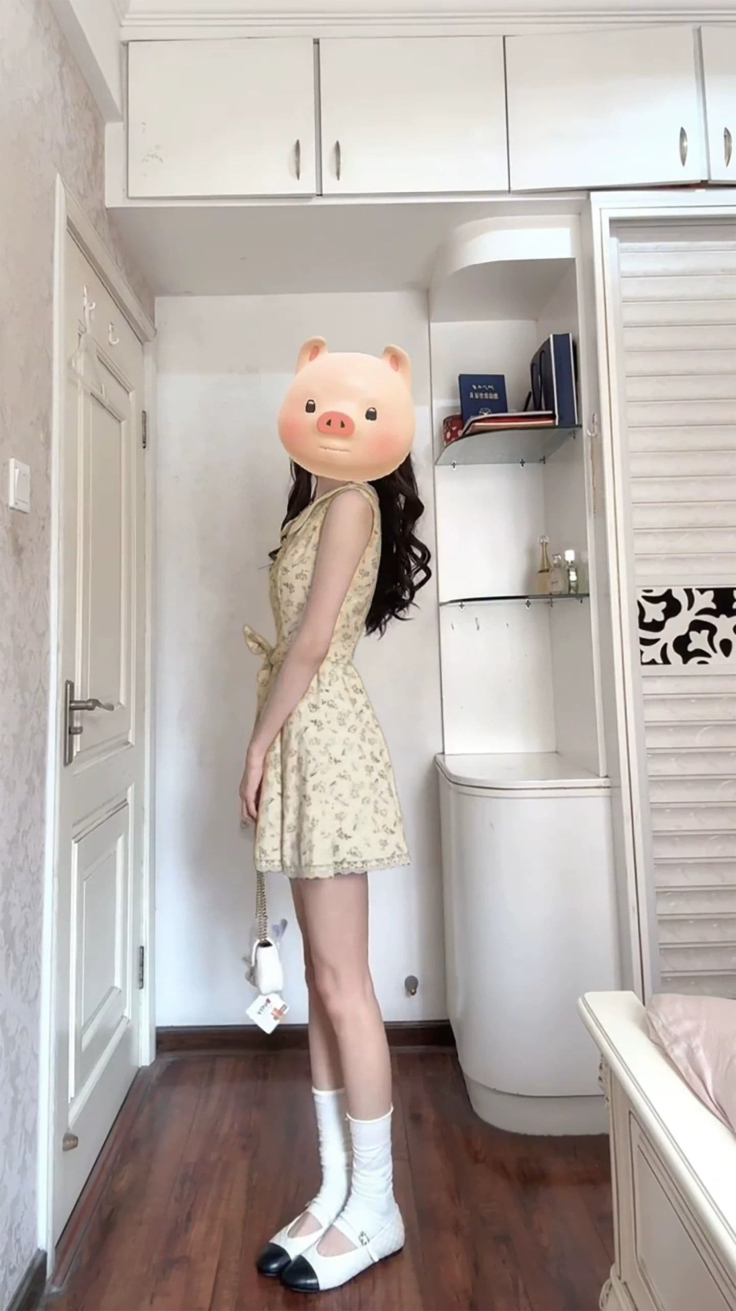 프랑스식 천 금빛 바람 베이비 칼라 꽃무늬 드레스 아이들 여름 2026 새로운 특별 아름다운 꼬집기 허리 작은 치마 이미지 4