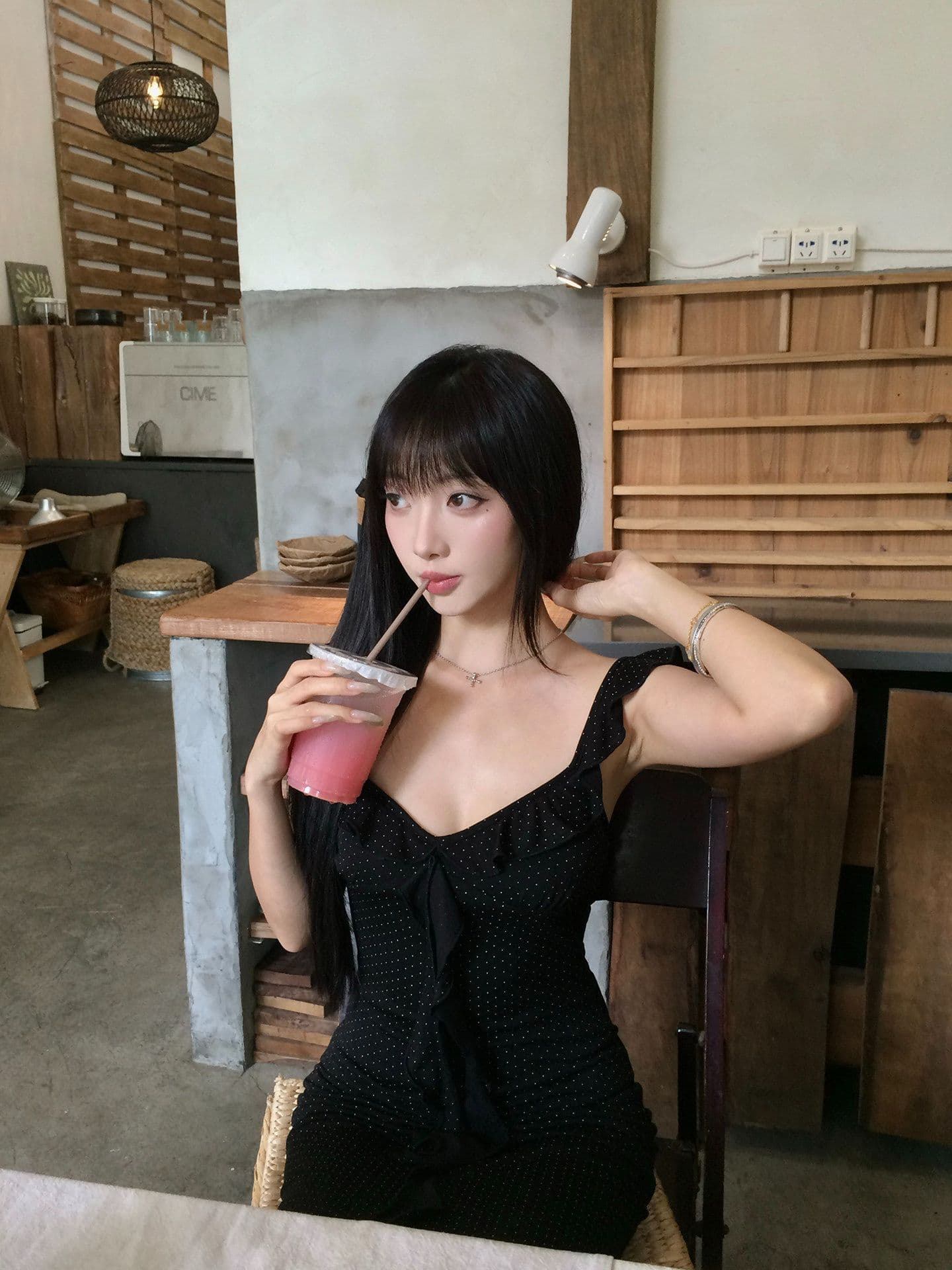 원본 품질 여성 여름 몸매 가꾸기 도트 무늬 깊은 V 넥 타이트 스커트 롱 스커트 프랑스식 검정색 작은 날다 소매 슬립 드레스 이미지 2