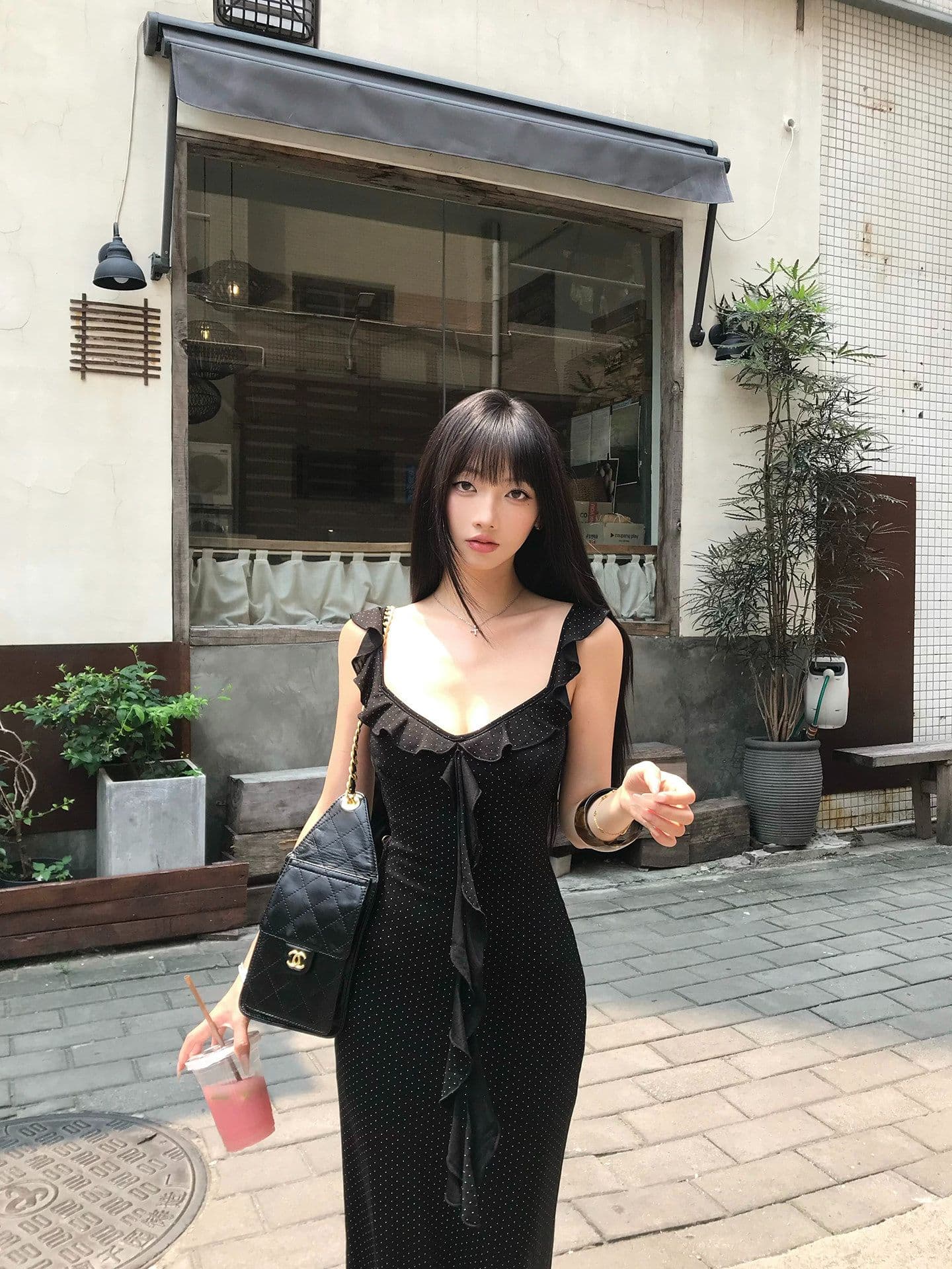 원본 품질 여성 여름 몸매 가꾸기 도트 무늬 깊은 V 넥 타이트 스커트 롱 스커트 프랑스식 검정색 작은 날다 소매 슬립 드레스