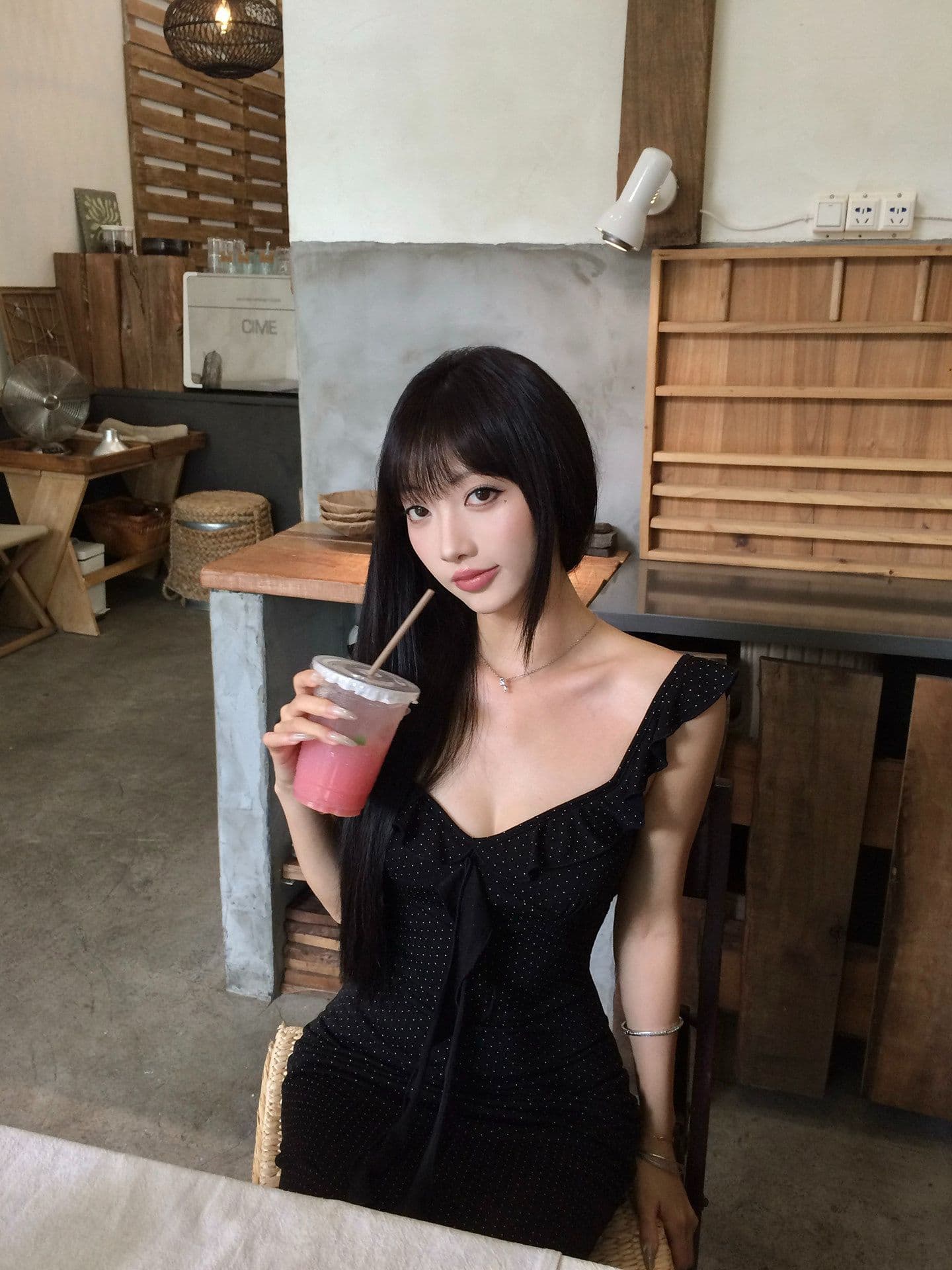 원본 품질 여성 여름 몸매 가꾸기 도트 무늬 깊은 V 넥 타이트 스커트 롱 스커트 프랑스식 검정색 작은 날다 소매 슬립 드레스 상세 이미지 15