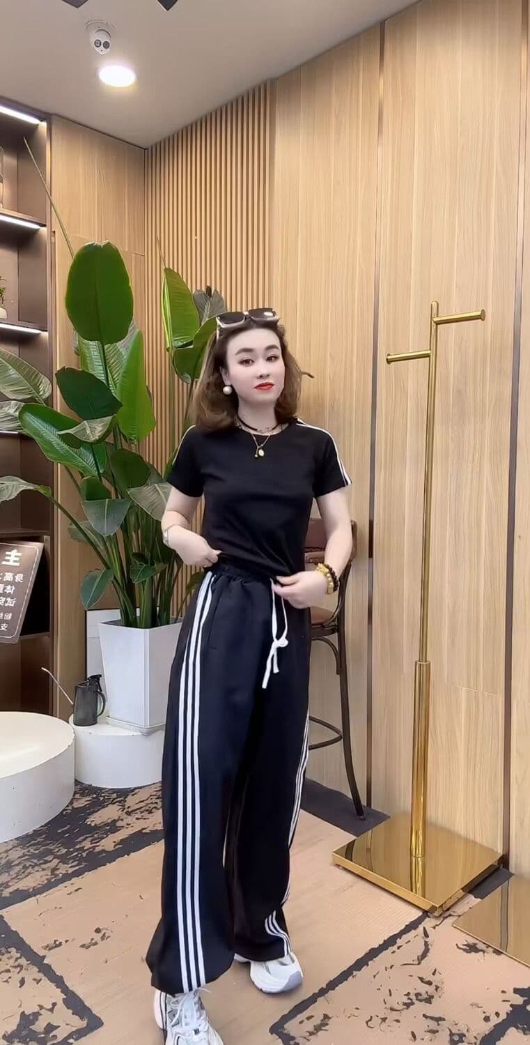 여름 캐주얼 패션 슬림해 보이는 세트 쇼트 스타일 반팔 티셔츠 긴 바지 투피스 세트 상세 이미지 6