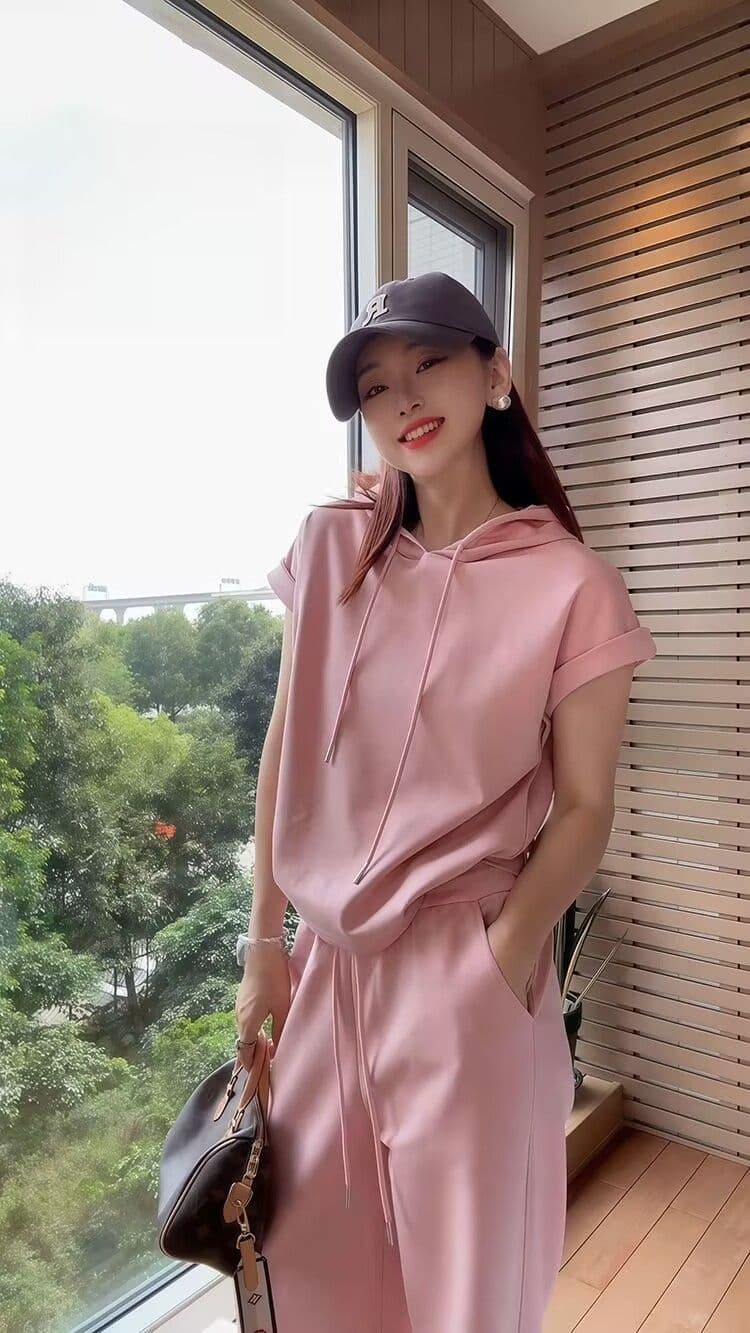 캐주얼 세트 여성 여름 새로운 디자인 센스 후드 반팔 와이드 레그 팬츠 투피스 세트 상세 이미지 8