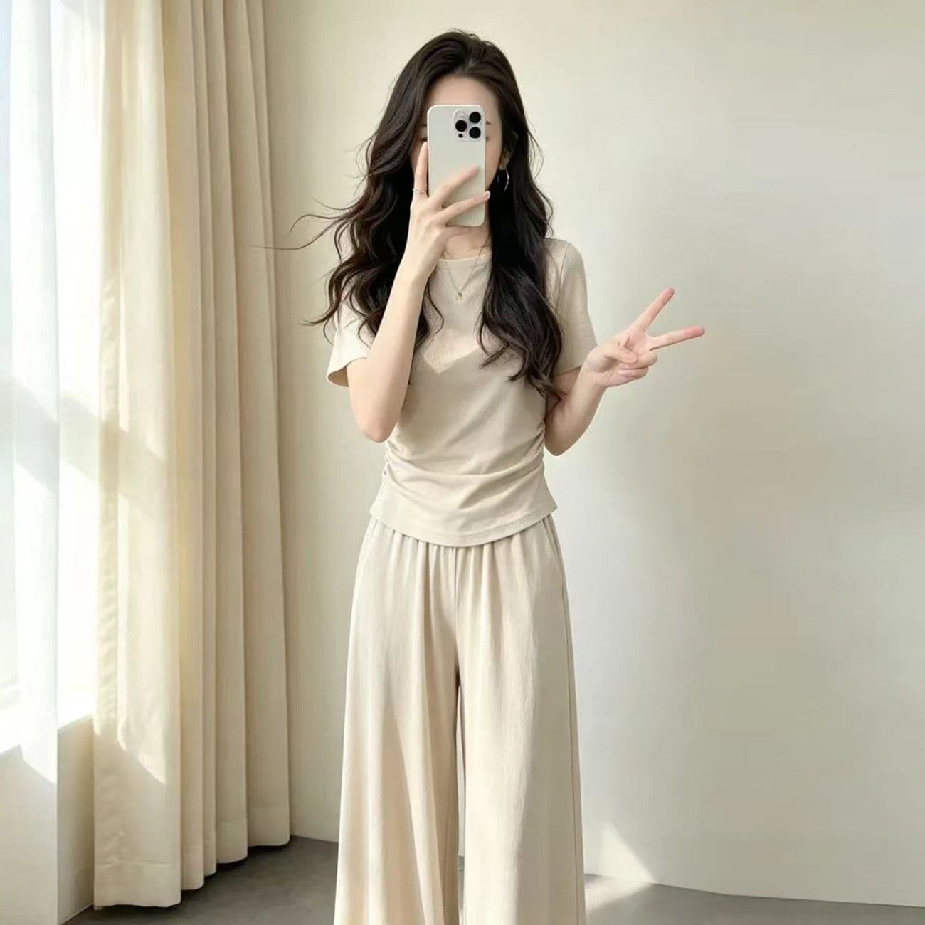 2026 새로운 슈퍼 화재 연령 감소 여름 아름다운 전체 집합 ootd 착용 가져 가라. 초여름 반팔 바지 캐주얼 세트 여성 이미지 4