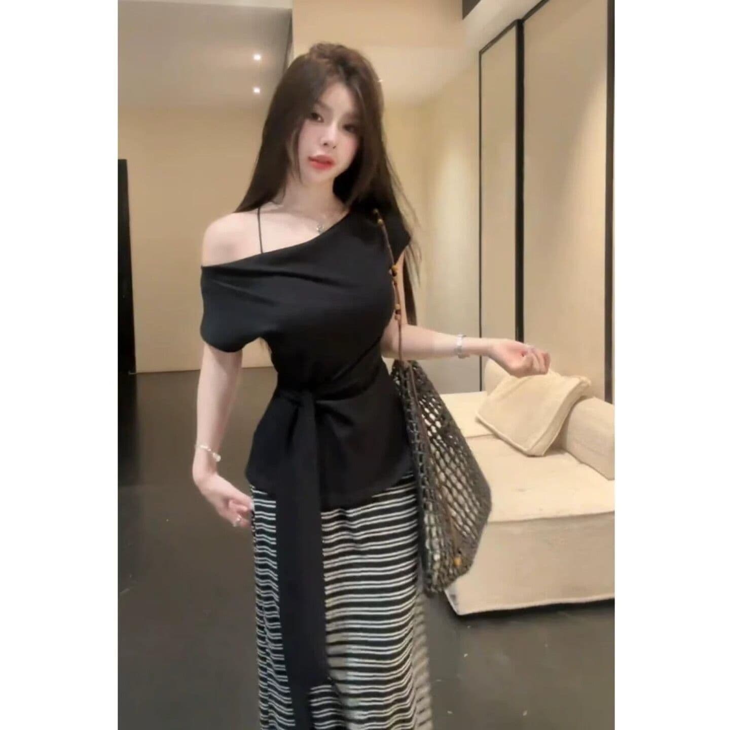 새로운 패션 느긋한 바람 보트넥 허리 수축 레이스업 맨위 허리밴드 스트라이프 반신 치마 세트 상세 이미지 2