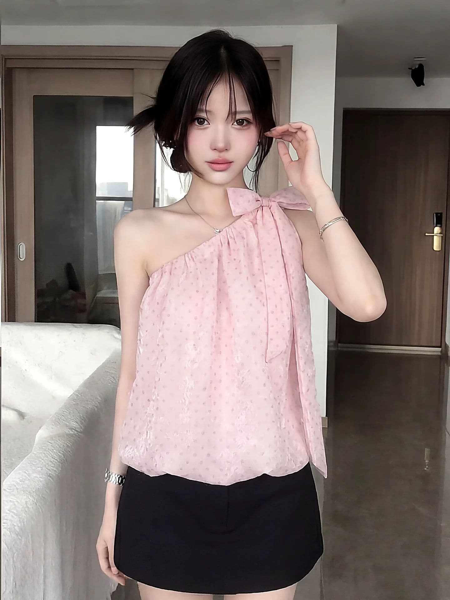 원본 자카드 핑크색 비스듬한 어깨 레이스업 캐미솔 여름 외출용 슬림해 보이는 오프숄더 민소매 꽃밭 맨위 상세 이미지 4