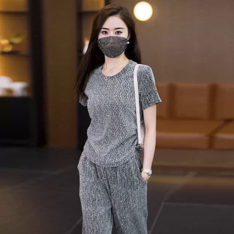캐주얼 세트 여성 여름 새로운 루즈핏 패션 광택 실 슬림해 보이는 반팔 와이드 레그 팬츠 투피스 세트 이미지 2