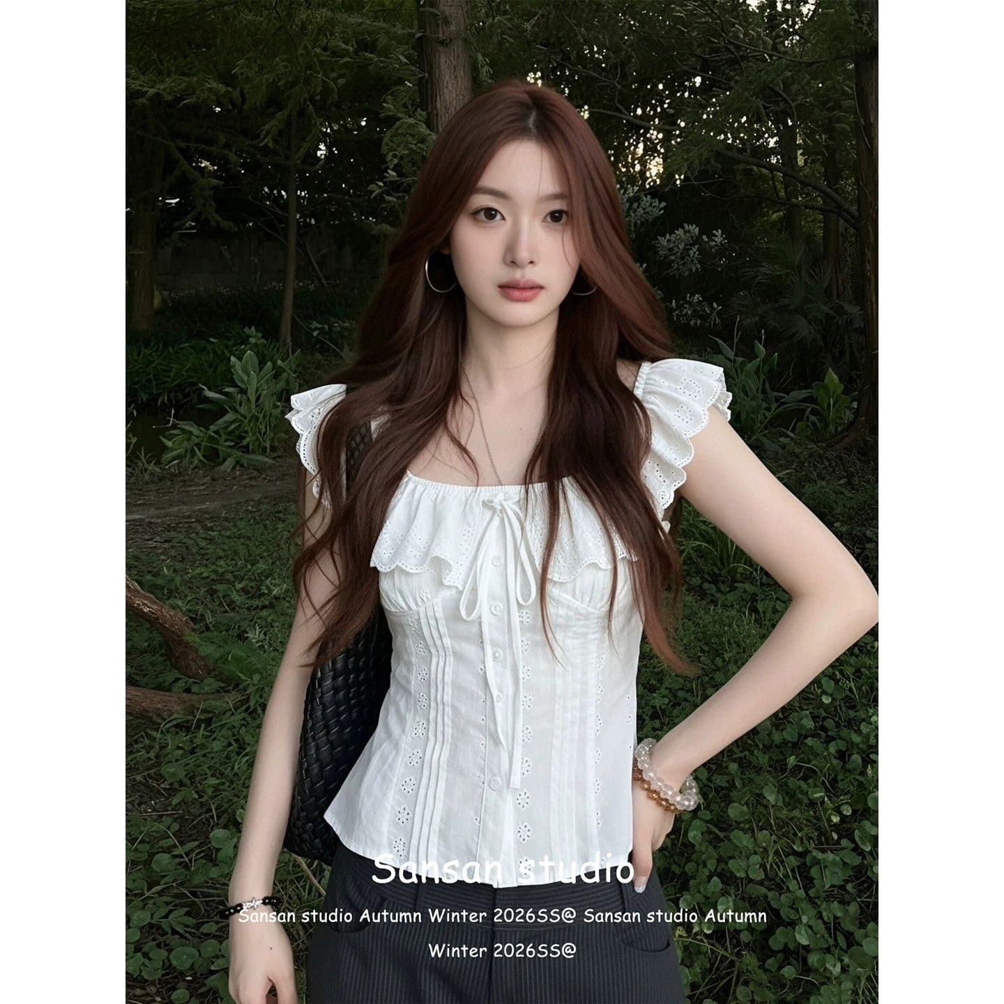 프랑스식 홀로우 아웃 반팔 여성 셔츠 초기 여름 착용 가져 가라. 프릴 칼라 화이트 셔츠 몸매 가꾸기 디스플레이 얇고 작은 날다 소매 맨위 이미지 2