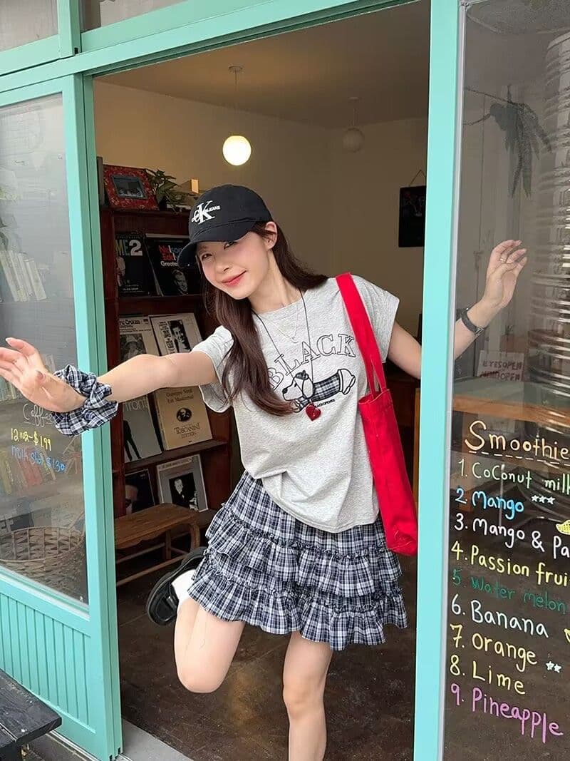 패션 세트 여성 여름 새로운 자수 반팔 케이크 체크무늬 미니 스커트 투피스 세트 상세 이미지 5