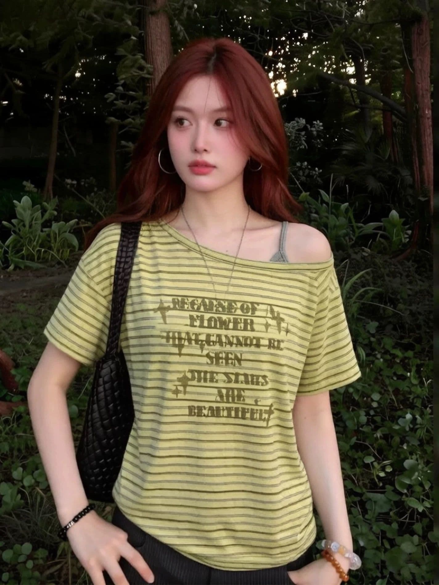 녹색 스트라이프 비스듬한 어깨 반팔 티셔츠 여성 의류 여름 다용도 루즈핏 슬림해 보이는 맨위 상세 이미지 3