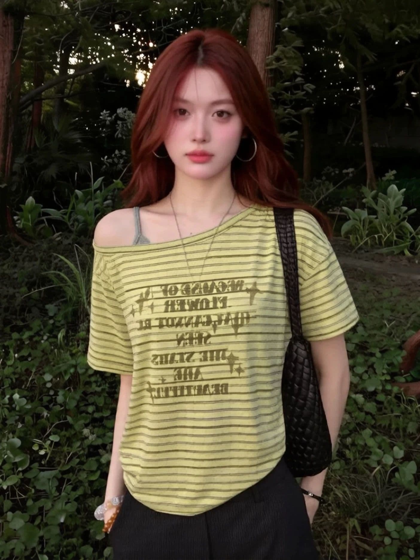 녹색 스트라이프 비스듬한 어깨 반팔 티셔츠 여성 의류 여름 다용도 루즈핏 슬림해 보이는 맨위 상세 이미지 5