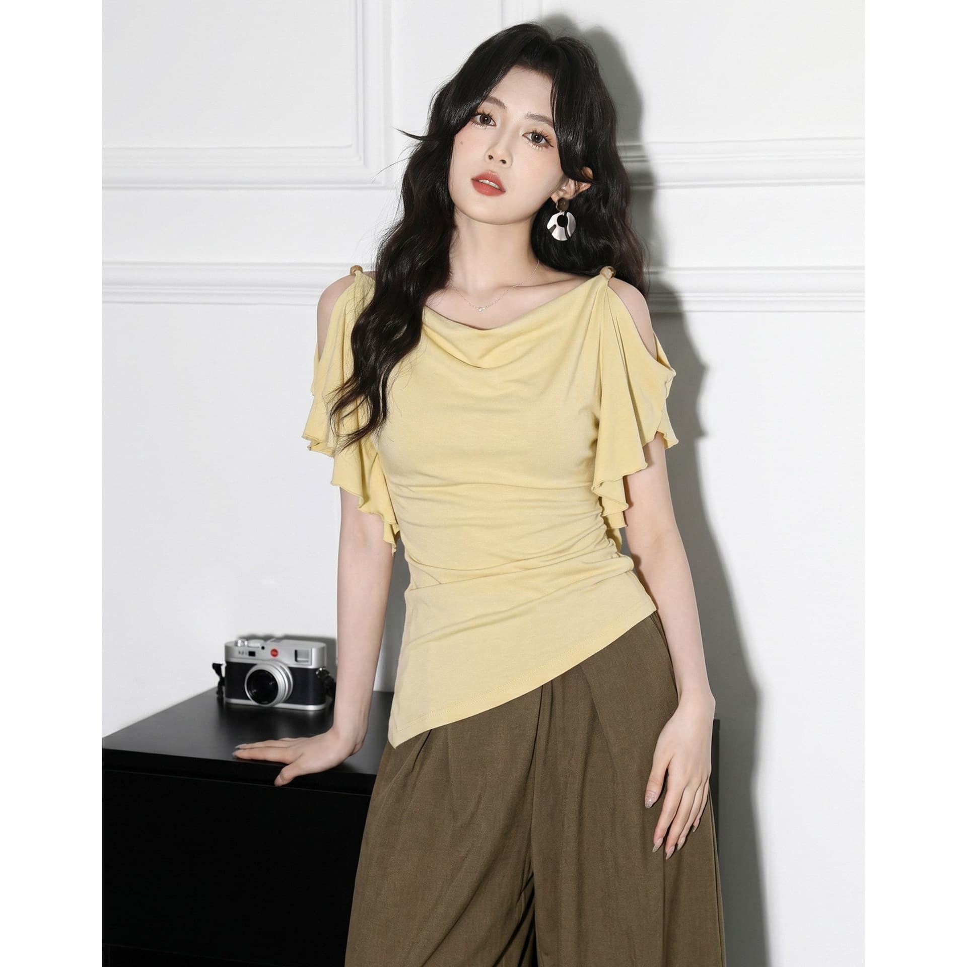 녹색 스트라이프 비스듬한 어깨 반팔 티셔츠 여성 의류 여름 다용도 루즈핏 슬림해 보이는 맨위 상세 이미지 1