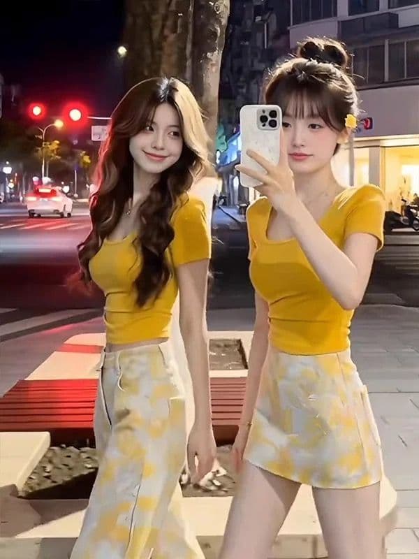 순수한 욕망 핫걸 품격 긍정적 인 어깨 황색 반팔 티셔츠 캐주얼 데님 미니 스커트 여성 의류 2026 여름 새로운 세트 상세 이미지 7