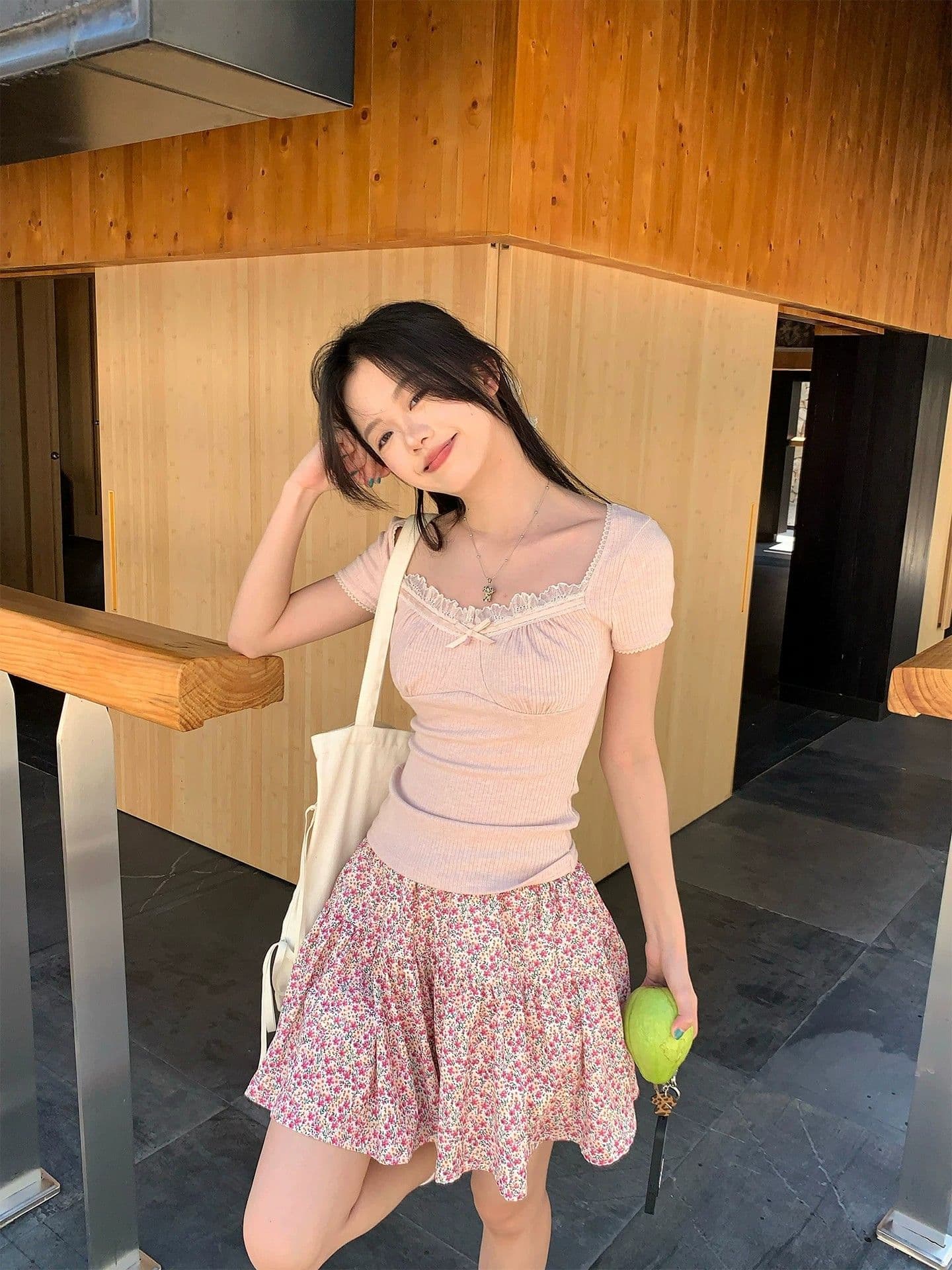 원본 원단 것 한 부서 부드러운 레이스 조각 리브 순수한 욕망 바람 핑크색 레이스 반팔 티셔츠 여성 의류 여름