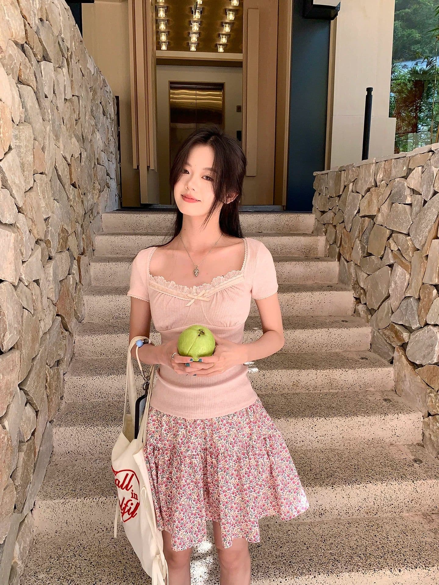 원본 원단 것 한 부서 부드러운 레이스 조각 리브 순수한 욕망 바람 핑크색 레이스 반팔 티셔츠 여성 의류 여름 상세 이미지 3