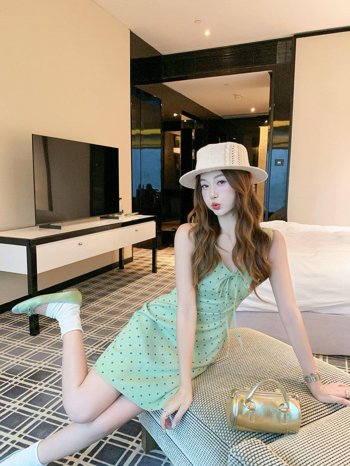한 부서 도트 무늬 녹색 V넥 캐미솔 여성 드레스 여름 허리 수축 한 마디 미니 스커트 치마 이미지 4