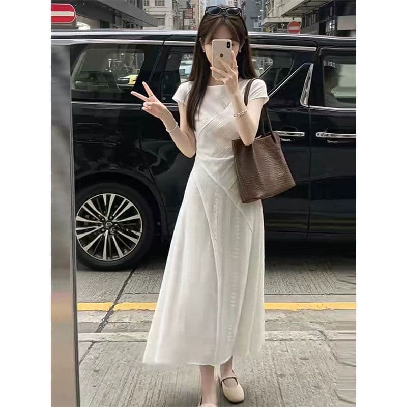 디자인 센스 여성 드레스 2026 여름 새로운 프랑스식 품격 라운드 넥 반팔 허리 수축 슬림해 보이는 중간 길이 치마 상세 이미지 4