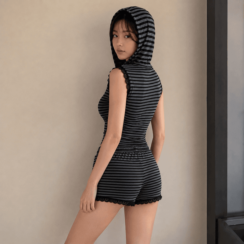 레트로 스트라이프 후드 민소매 티셔츠 몸매 가꾸기 펌프 로프 반바지 두 세트 여성 여름 슬림해 보이는 다용도 스포츠 슈트 이미지 2