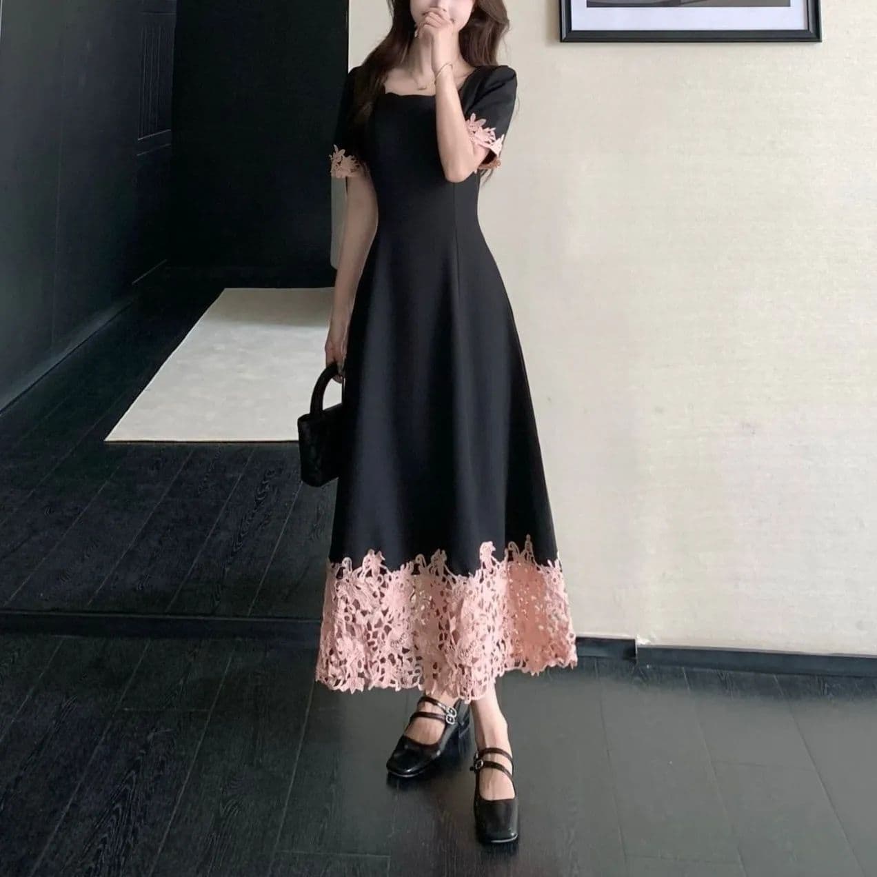 빅 사이즈 명문 여성 바람 레이스 조각 품격 여성 드레스 통통한 여동생 여름 프랑스식 광장 칼라 허리 수축 슬림해 보이는 롱 스커트 이미지 4