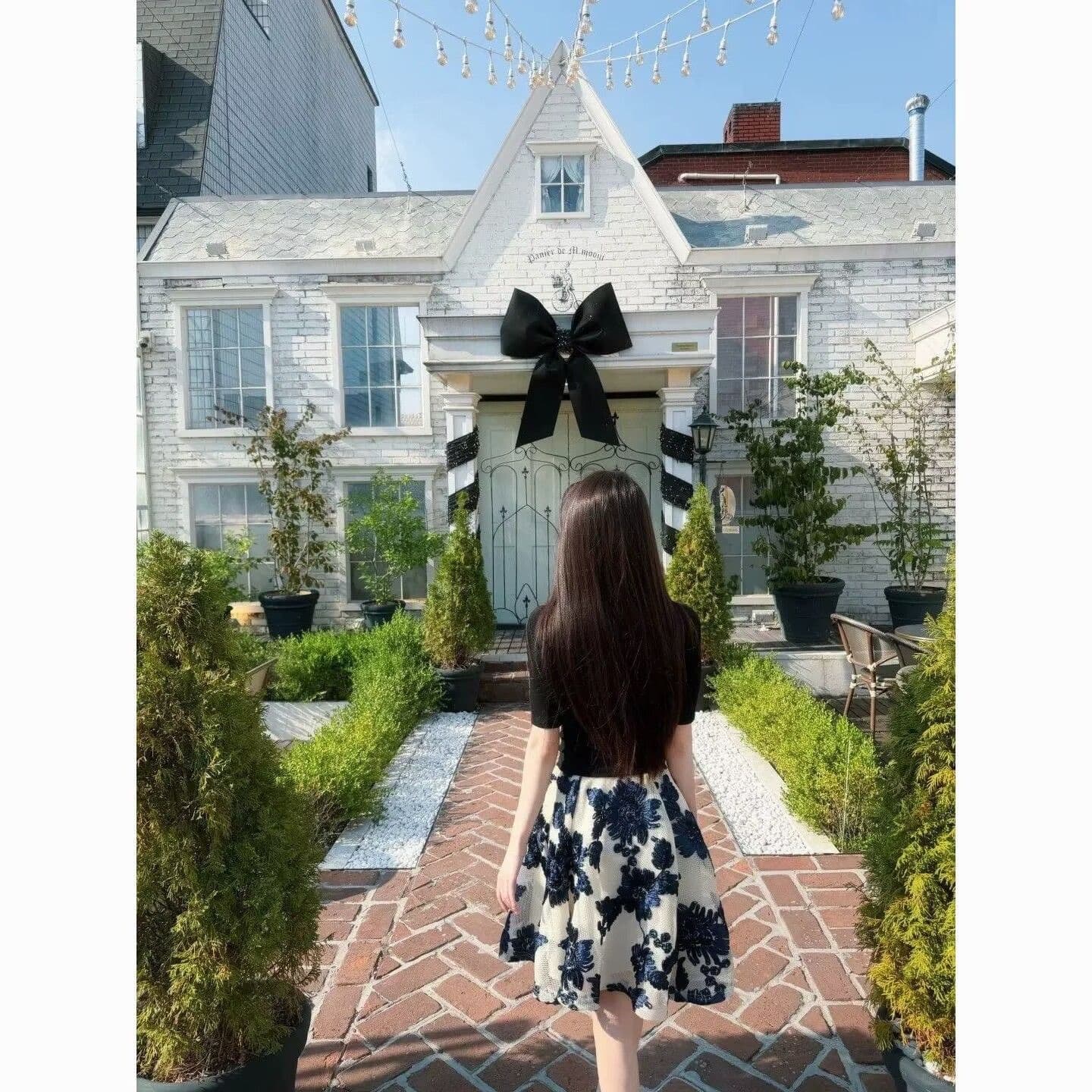 프랑스식 레트로 품격 명문 여성 파란색 자수 반신 치마 세트 여성 한국 스타일 슬림해 보이는 여름 새로운 반소매 투피스 세트 이미지 3