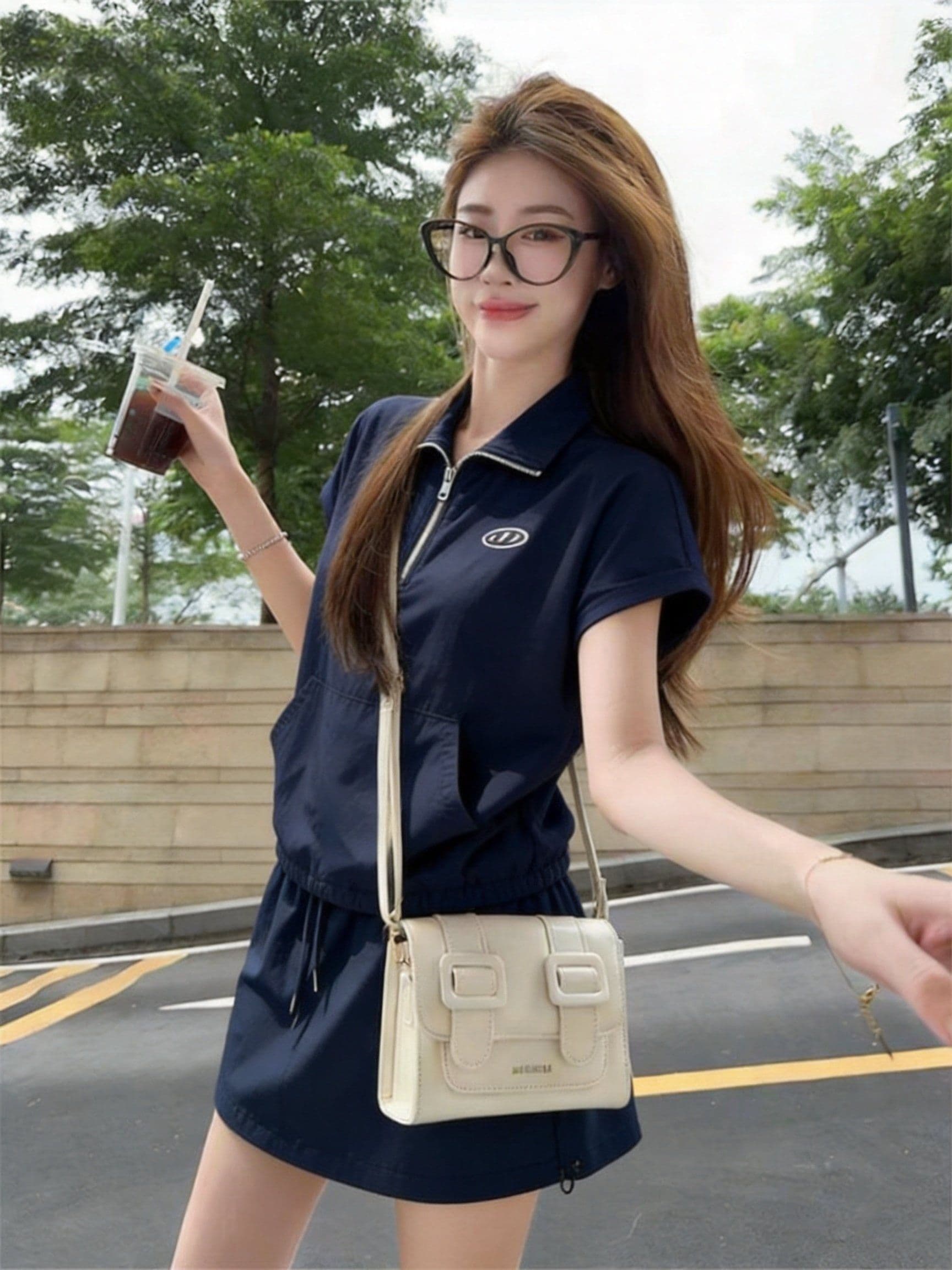 소금 부서 캐주얼 스포츠 슈트 여성 여름 학생 한국 스타일 루즈핏 슬림해 보이는 폴로 칼라 반팔 미니 스커트 투피스 세트 패션 상세 이미지 3