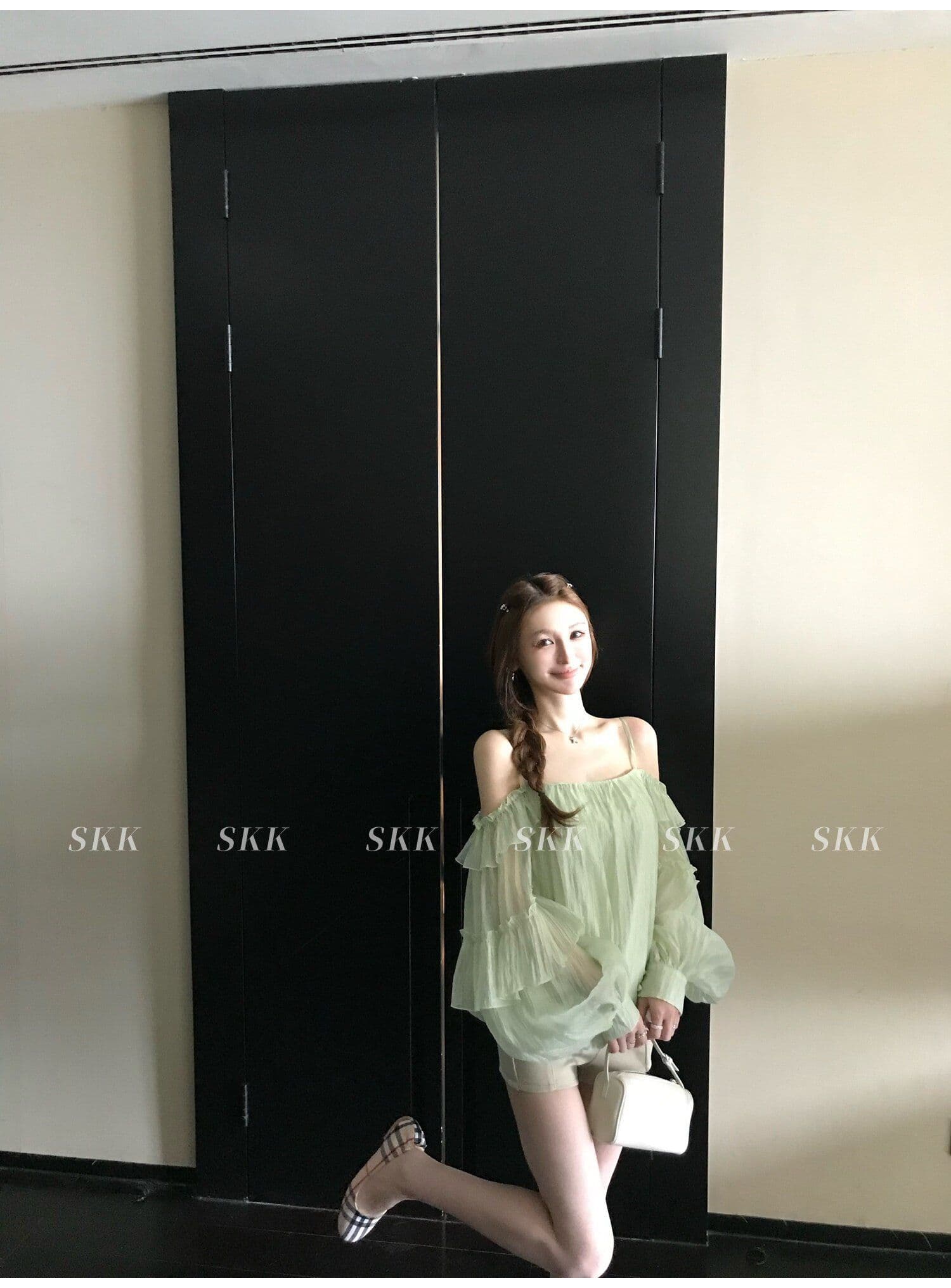 프랑스식 녹색 프릴 오프숄더 여성 셔츠 여름 고급 센스 루즈핏 슬림해 보이는 오프숄더 슬립 쉬폰 톱 상세 이미지 3