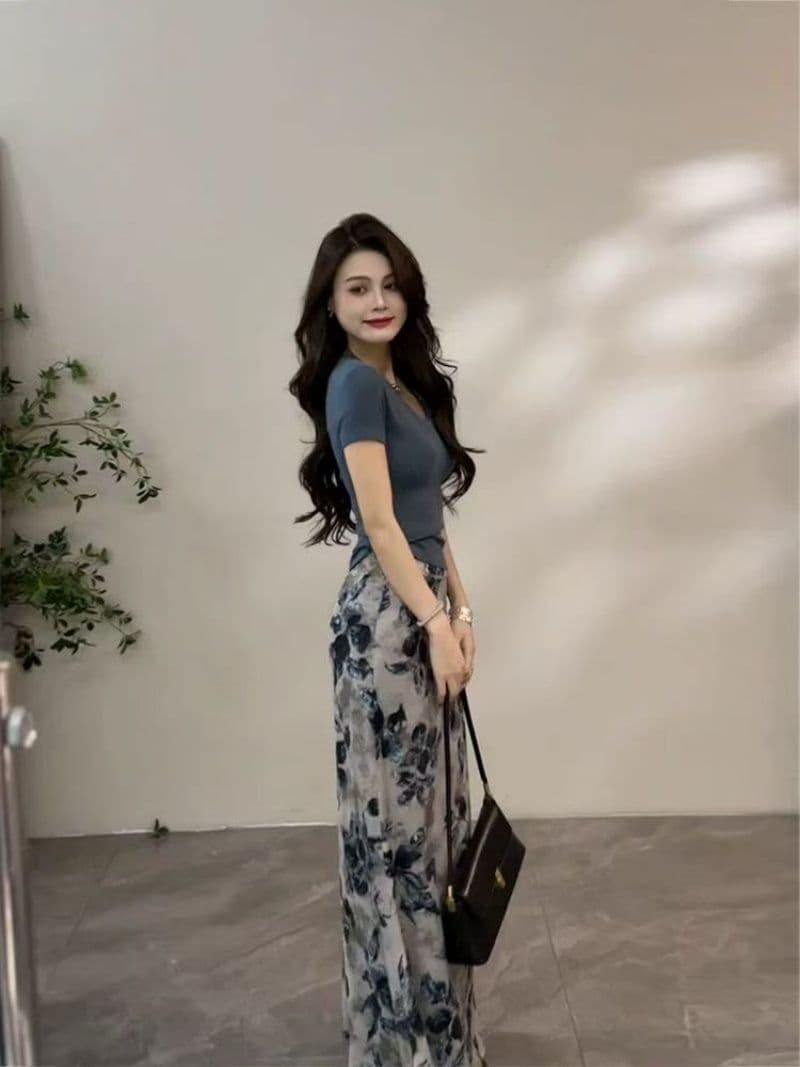 세트 패션 2026 외국 가스 여름 새로운 반팔 반신 스커트 투피스 세트 프린트 꽃무늬 품격 롱 스커트 슬림해 보이는 이미지 3