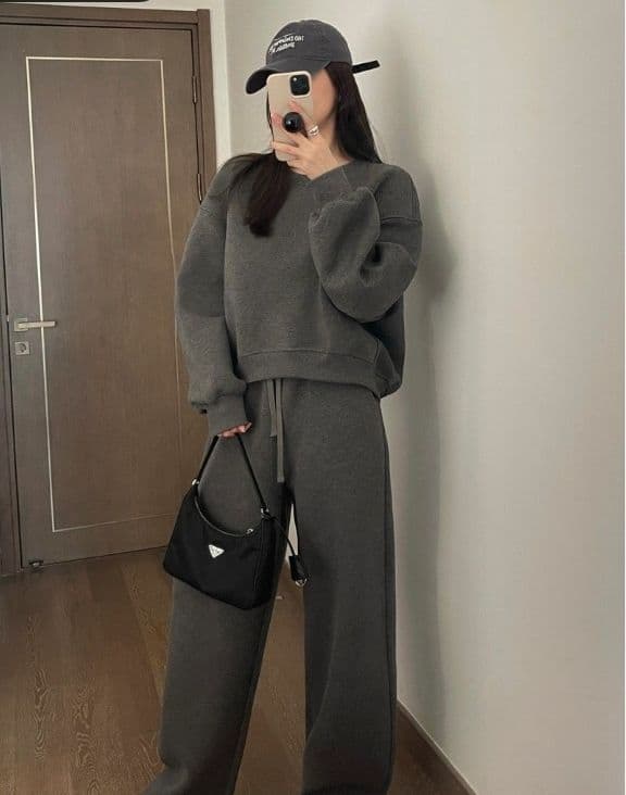 봄 가을 후드티 스포츠 슈트 여성 루즈핏 슬림해 보이는 항구 바람 학생 외국 가스 연령 감소 러닝 서비스 단색 투피스 세트 이미지 2