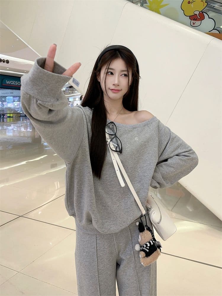 느슨함 센스 오프숄더 풀오버 긴팔 후드티 루즈핏 단색 다용도 캐주얼 긴 바지 여성 가을 겨울 새로운 패션 세트 상세 이미지 2