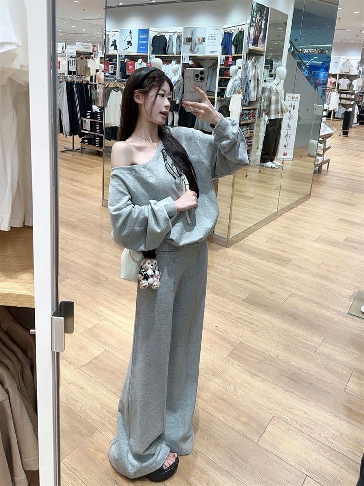 느슨함 센스 오프숄더 풀오버 긴팔 후드티 루즈핏 단색 다용도 캐주얼 긴 바지 여성 가을 겨울 새로운 패션 세트 상세 이미지 5