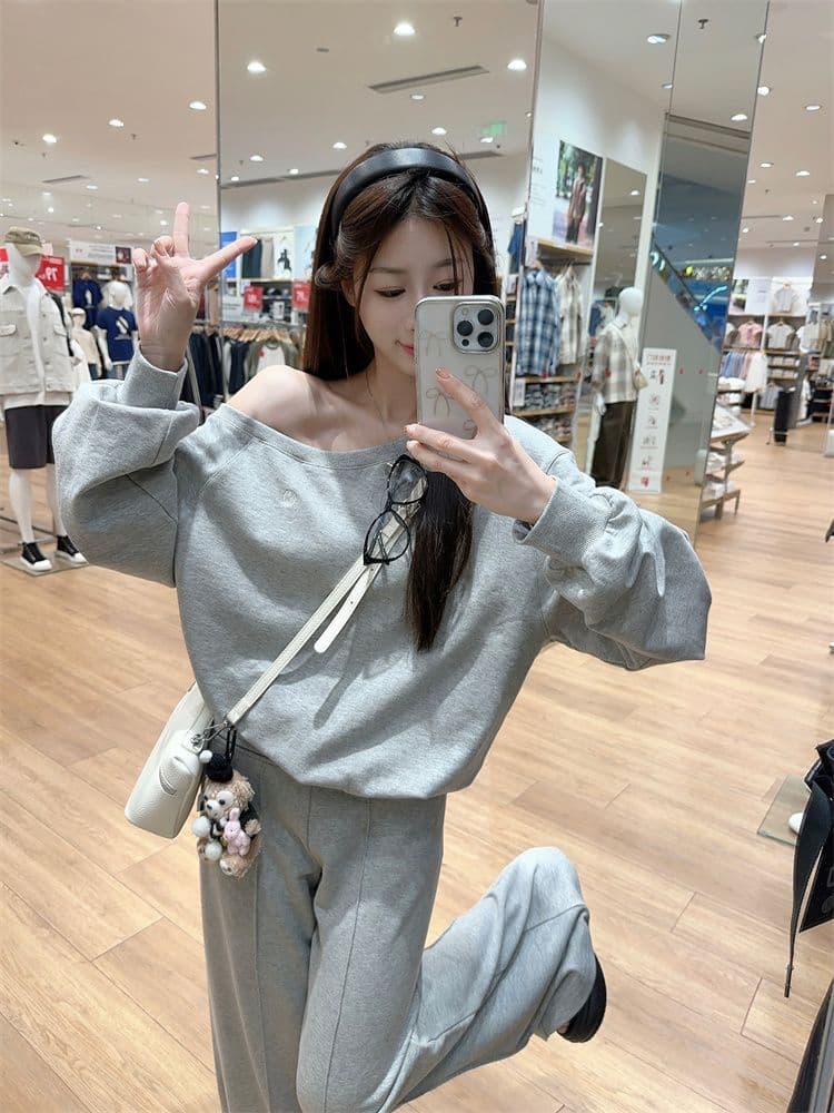 느슨함 센스 오프숄더 풀오버 긴팔 후드티 루즈핏 단색 다용도 캐주얼 긴 바지 여성 가을 겨울 새로운 패션 세트 상세 이미지 6