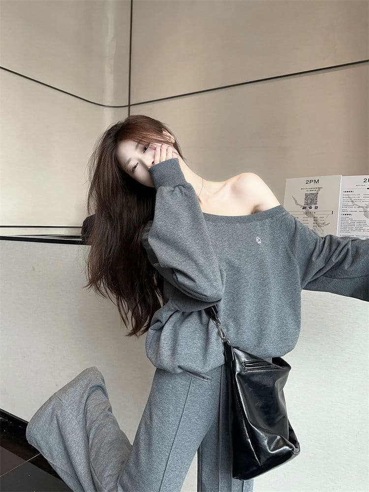 느슨함 센스 오프숄더 풀오버 긴팔 후드티 루즈핏 단색 다용도 캐주얼 긴 바지 여성 가을 겨울 새로운 패션 세트 상세 이미지 16
