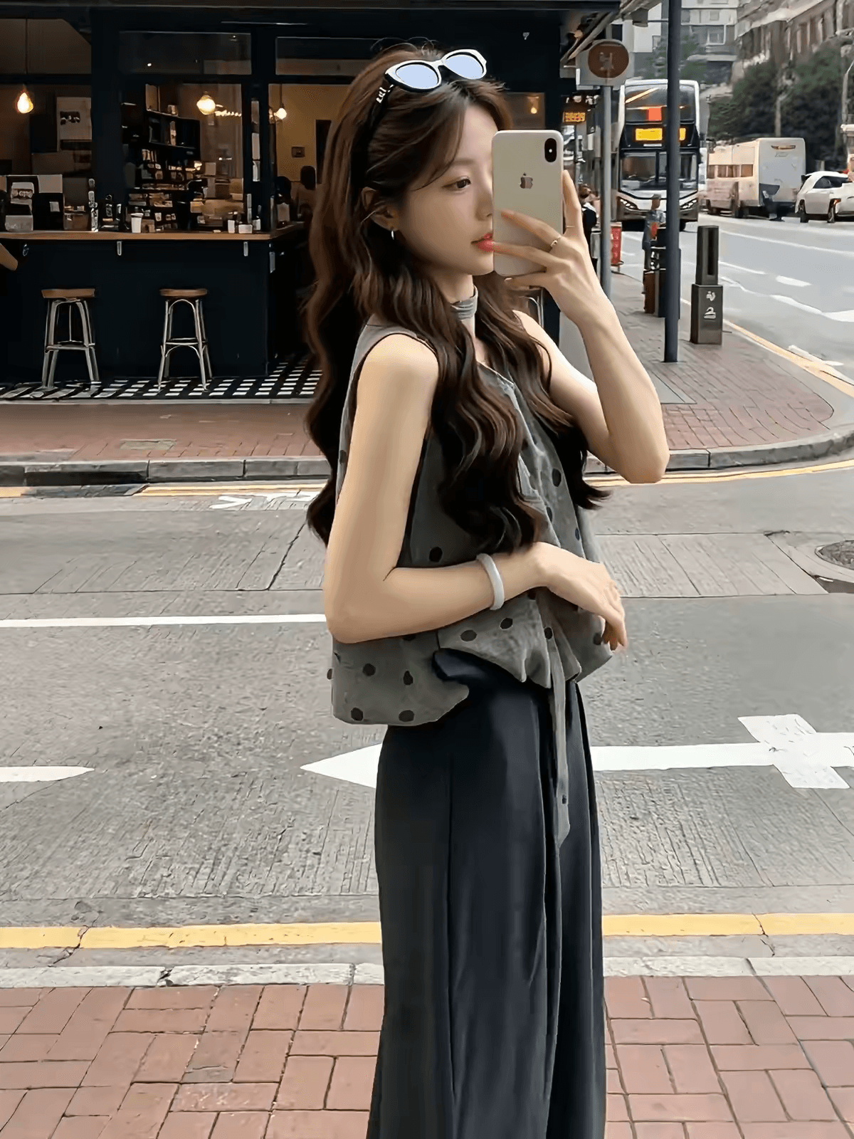 여름 ootd 착용 가져 가라. 전체 집합 2026 새로운 한 부서 아름다운 민소매 도트 무늬 맨위 와이드 레그 팬츠 두 조각 여성 세트 이미지 3