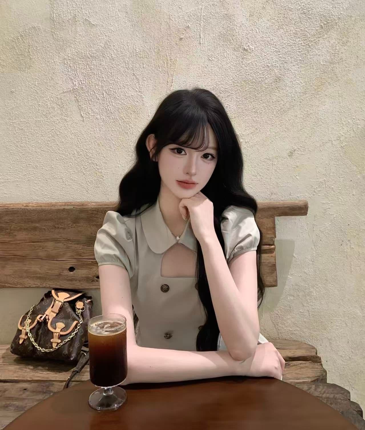 베이비 칼라 홀로우 아웃 셔츠 세트 여성 여름 레트로 거품 소매 이중 버튼 퍼프 미니 스커트 투피스 세트 상세 이미지 1