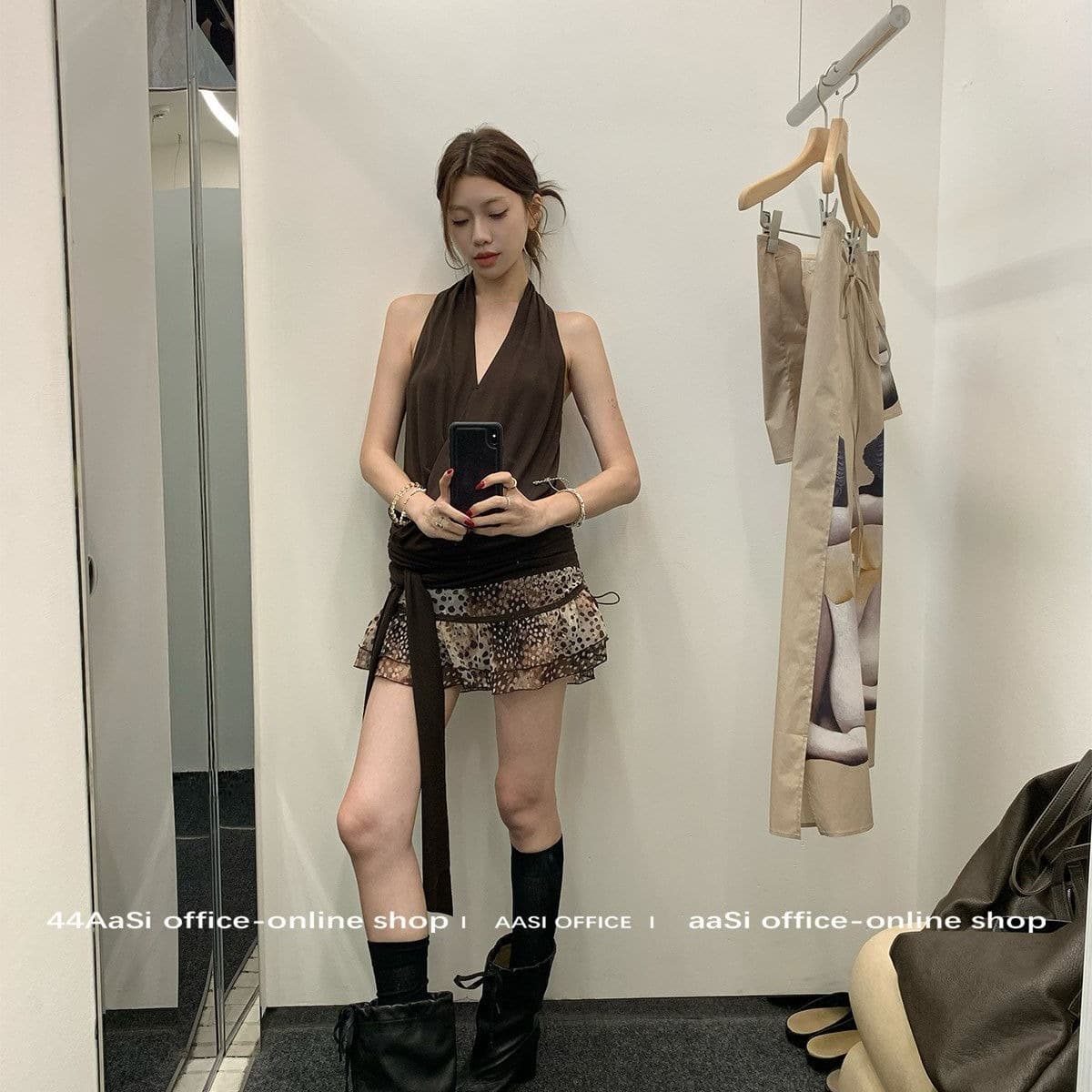 프랑스식 품격 커피 색상 V넥 행침 목 민소매 캐미솔 2026 여름 디스플레이 레오파드 무늬 도트 무늬 미니 스커트 세트